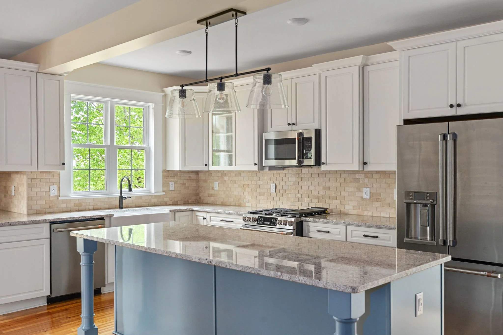 18-web-or-mls-7733 S James Madison interior-19.jpg