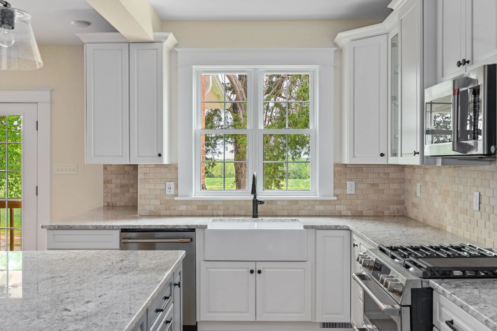25-web-or-mls-7733 S James Madison interior-26.jpg