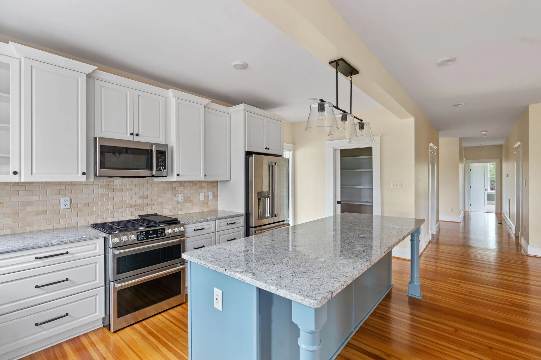 28-web-or-mls-7733 S James Madison interior-29.jpg
