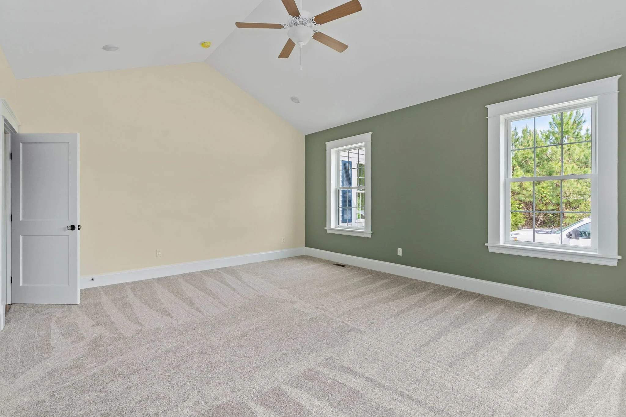 52-web-or-mls-7733 S James Madison interior-53.jpg