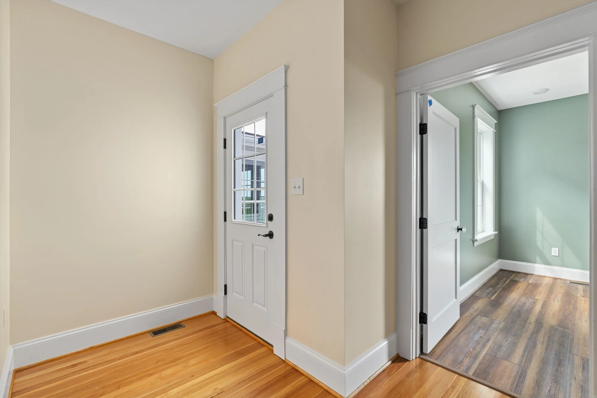63-web-or-mls-7733 S James Madison interior-64.jpg