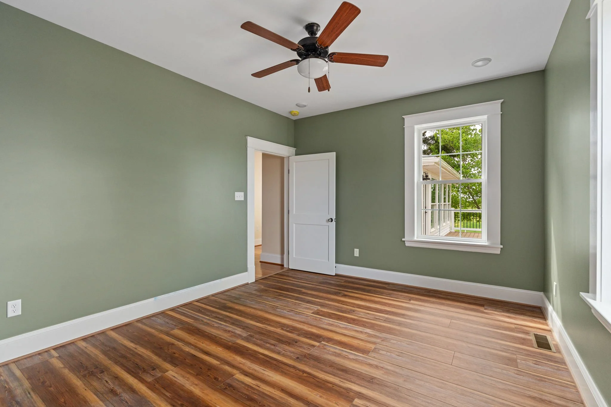 67-web-or-mls-7733 S James Madison interior-68.jpg