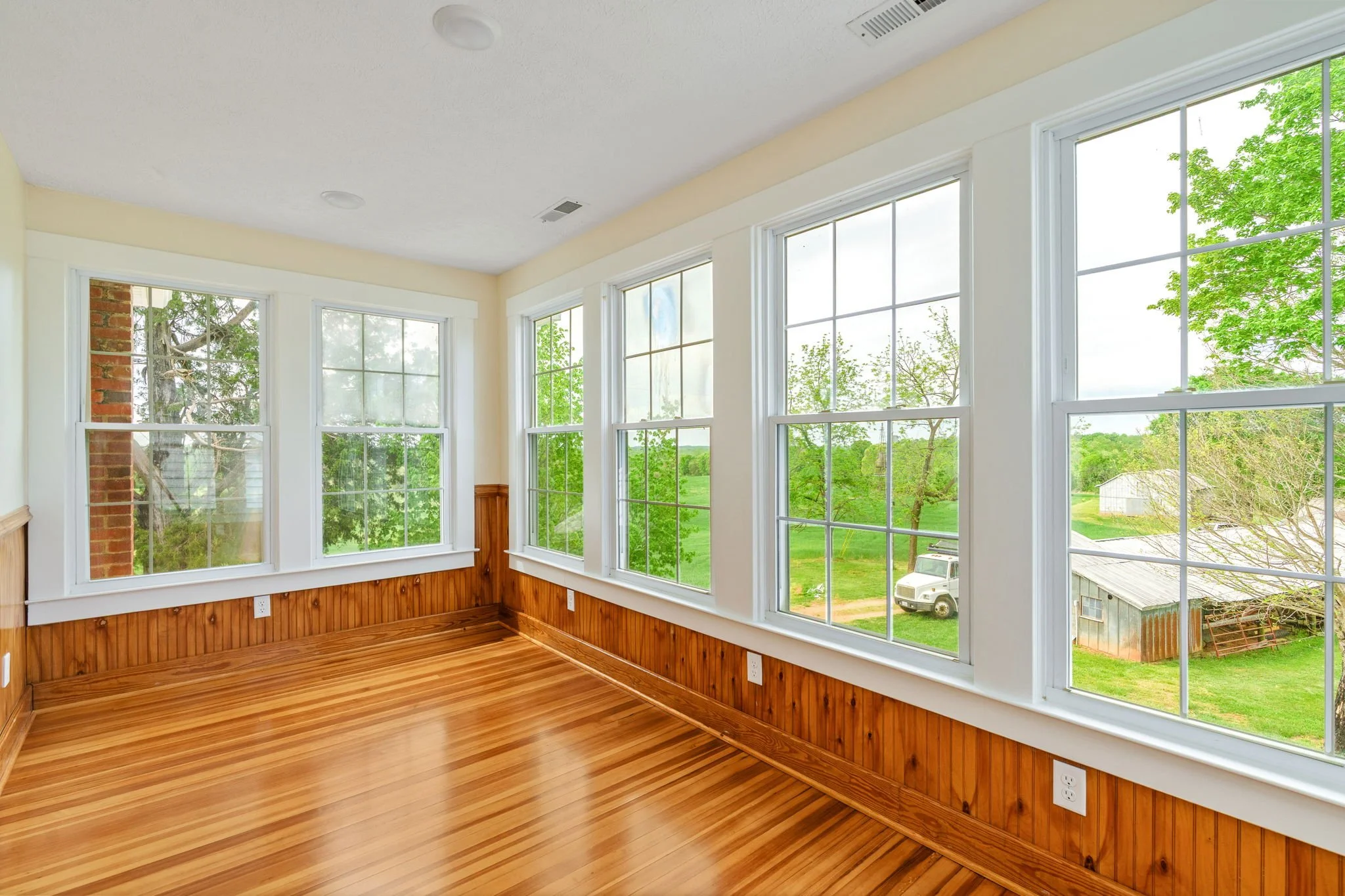 88-web-or-mls-7733 S James Madison interior-89.jpg