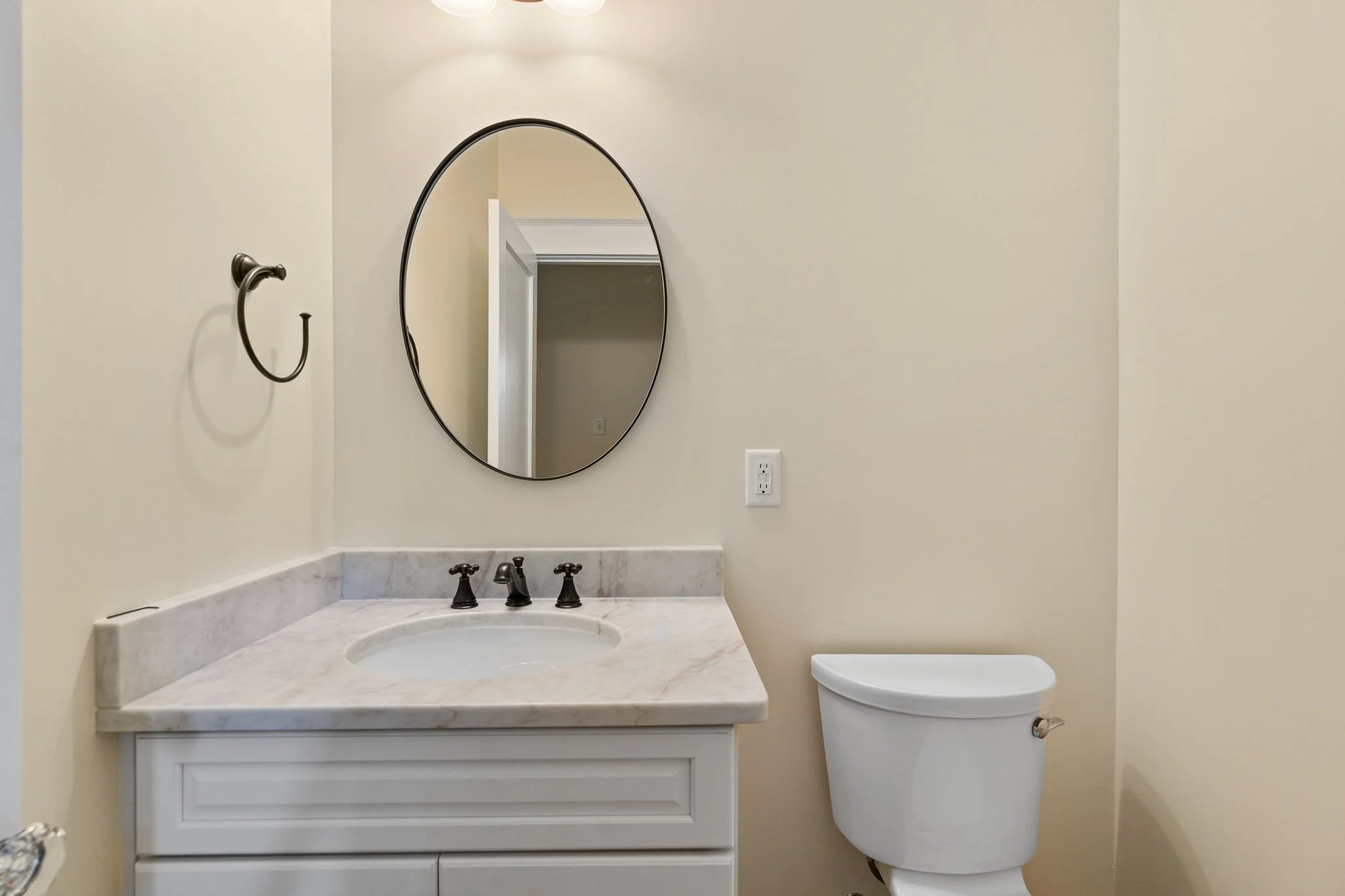 39-web-or-mls-7733 S James Madison interior-40.jpg