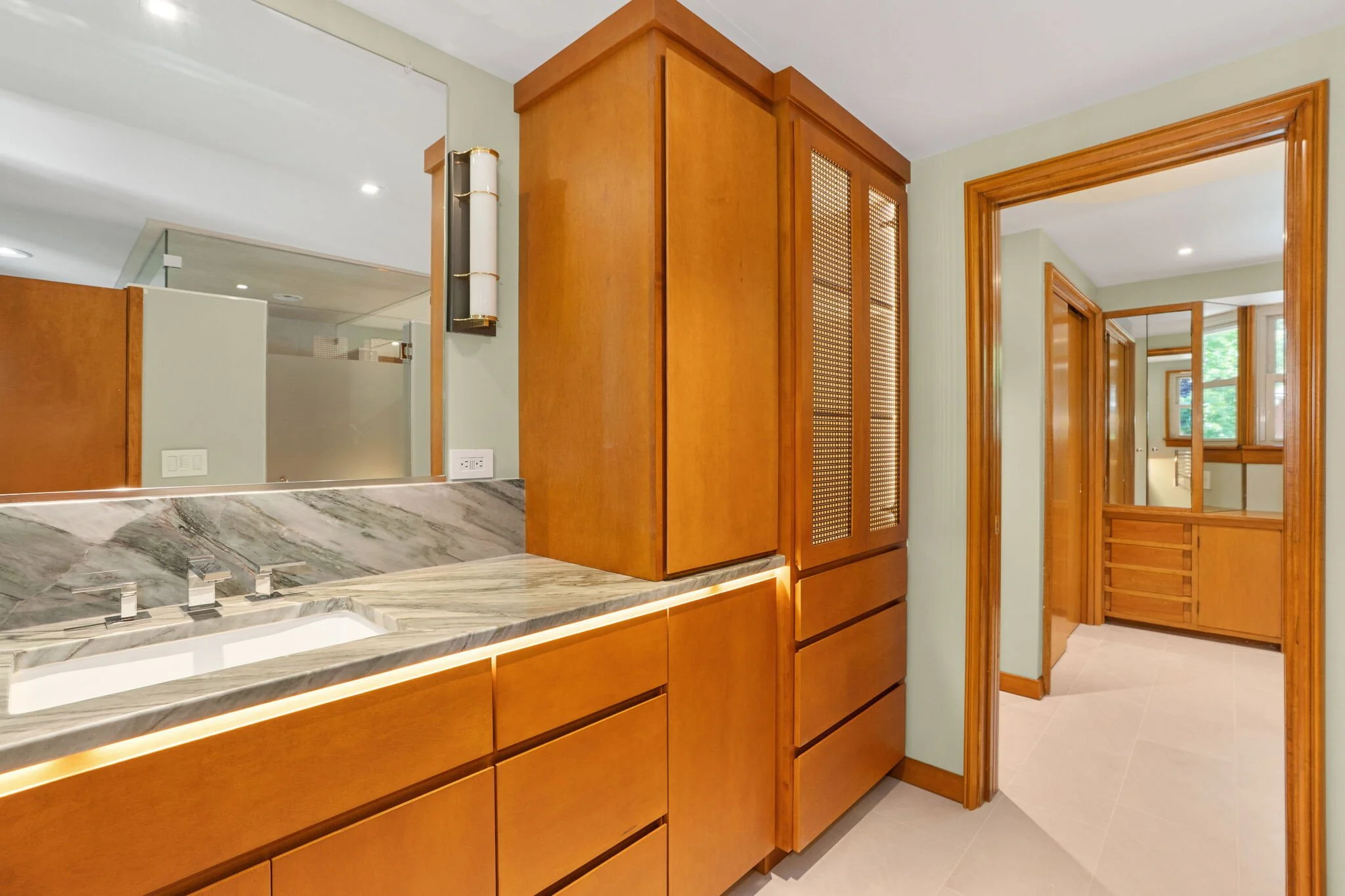 15-web-or-mls-206 Overlook Rd bathroom-25.jpg