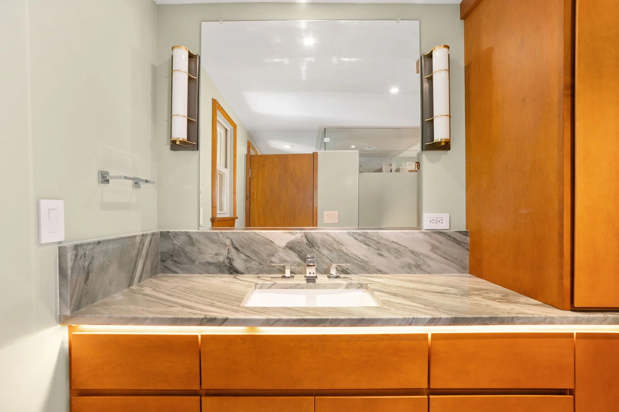 18-web-or-mls-206 Overlook Rd bathroom-22.jpg