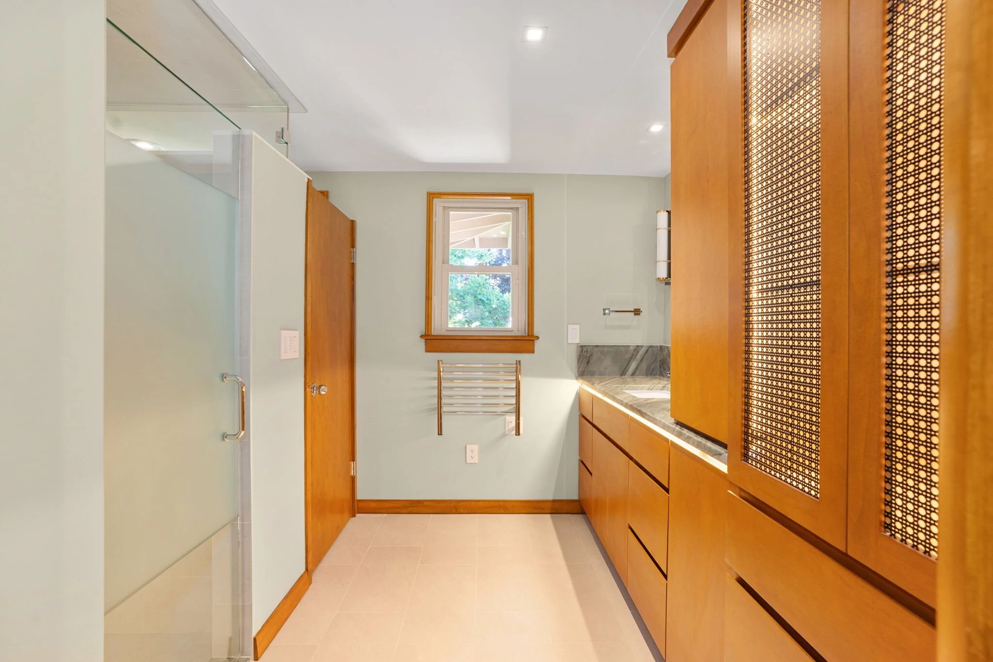 23-web-or-mls-206 Overlook Rd bathroom-17.jpg