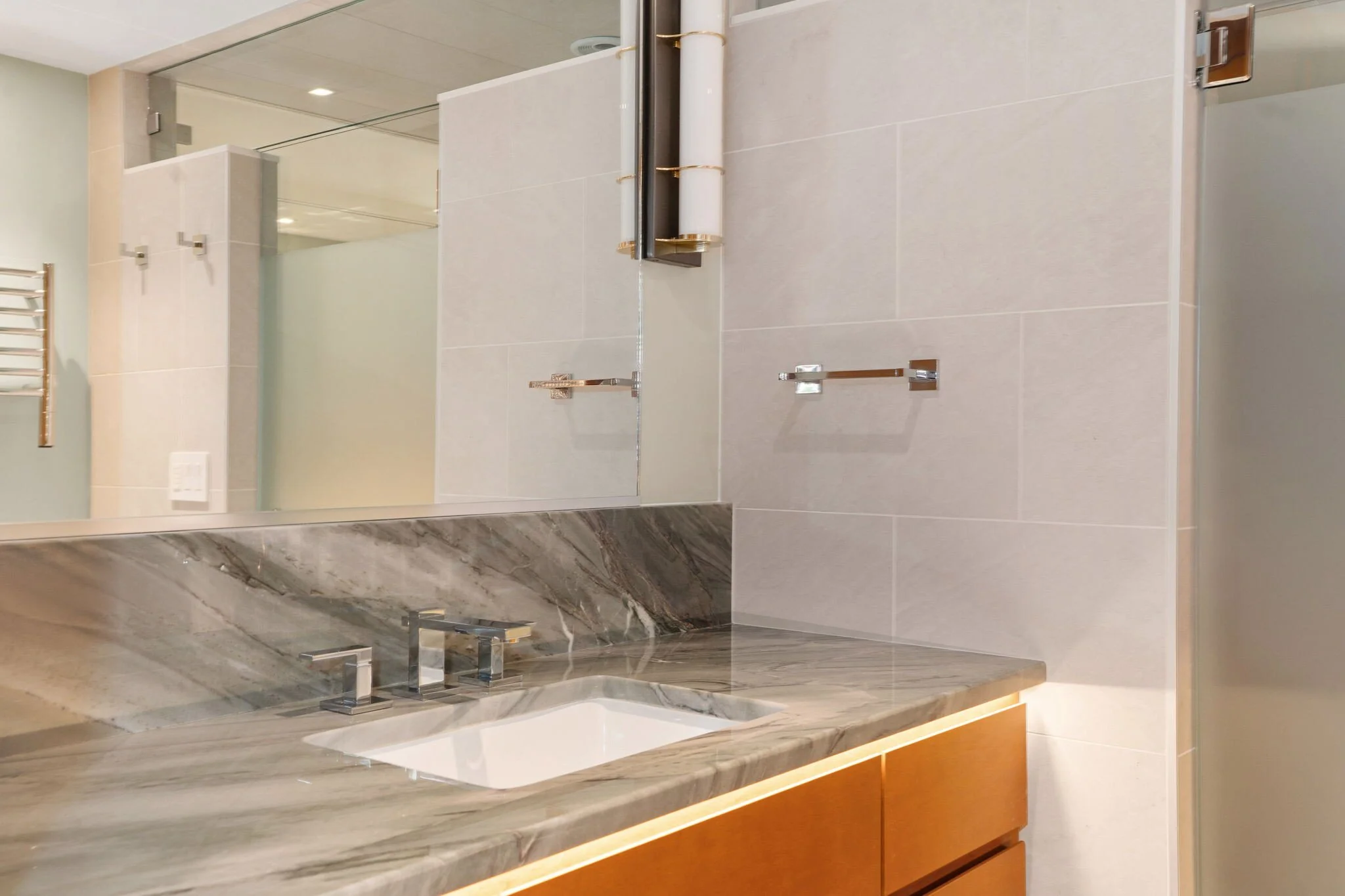 33-web-or-mls-206 Overlook Rd bathroom-7.jpg