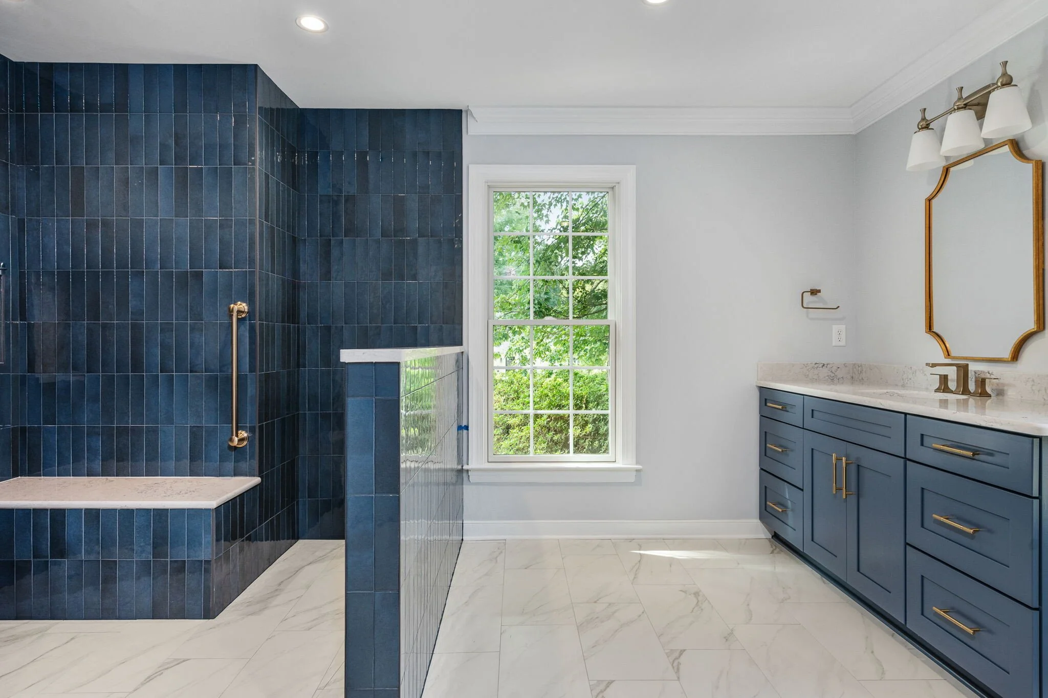 24-web-or-mls-8512 Ben Nevis Dr interior-12.jpg