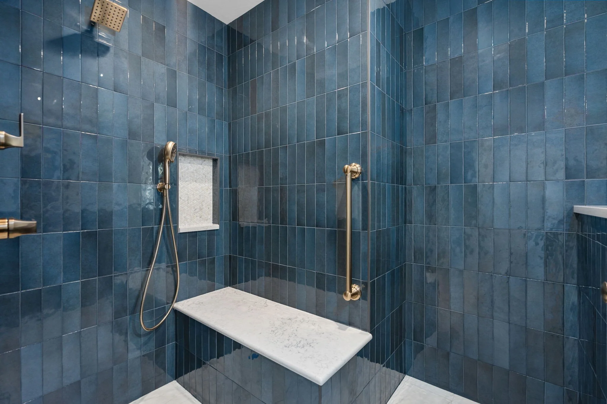 27-web-or-mls-8512 Ben Nevis Dr interior-8.jpg