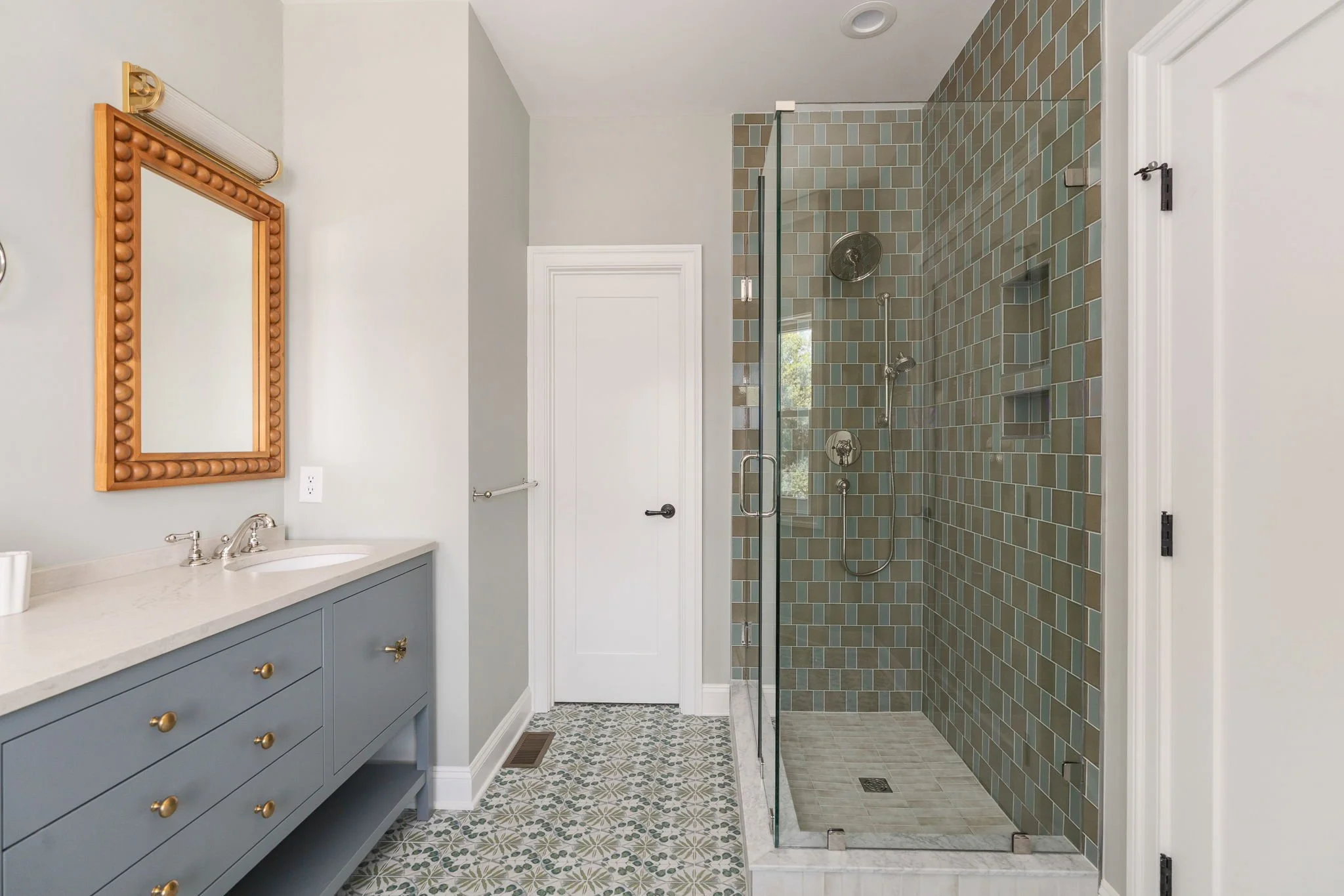 2-web-or-mls-119 Commodore Ln interior-76.jpg