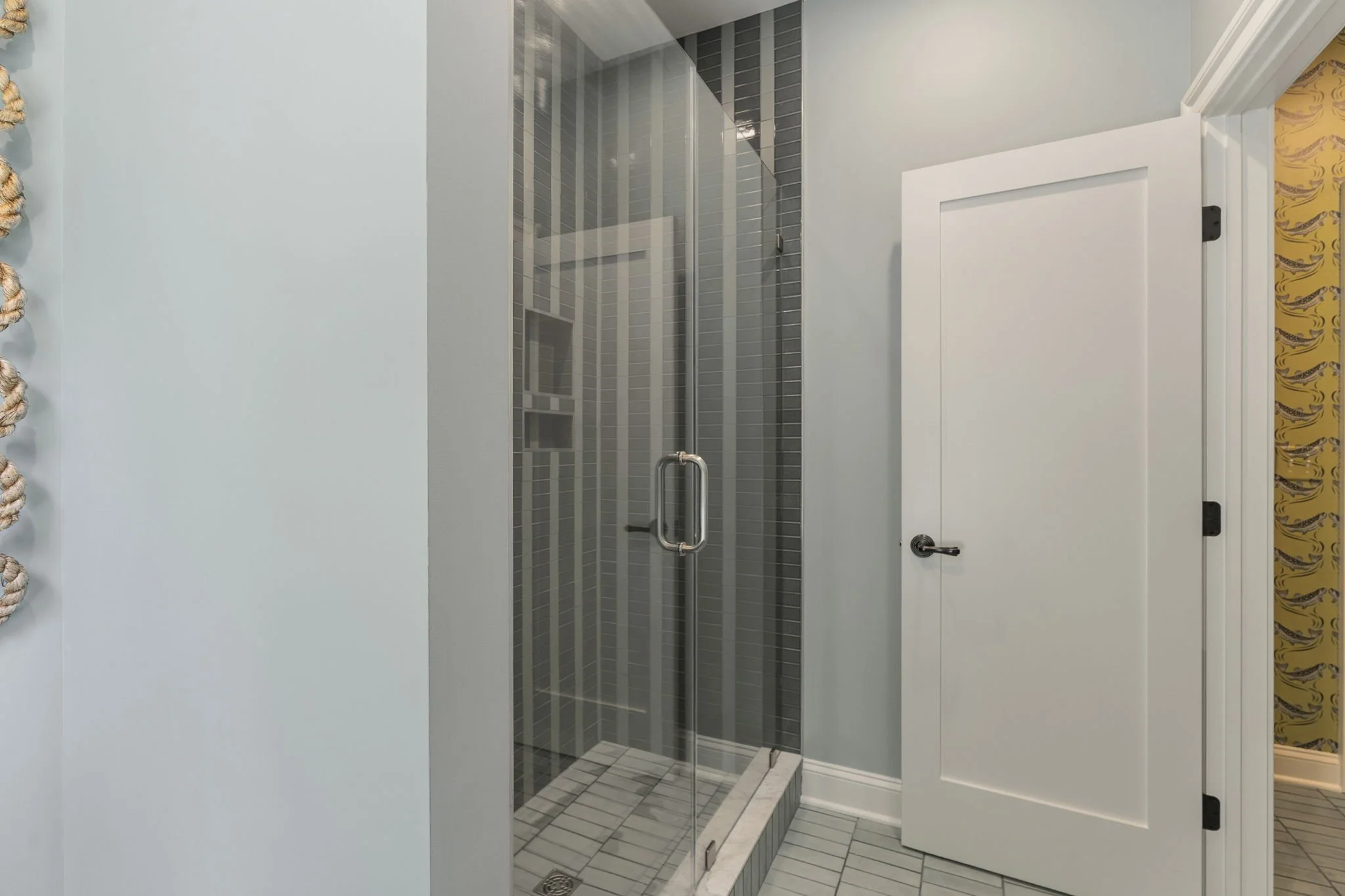 39-web-or-mls-119 Commodore Ln interior-40.jpg