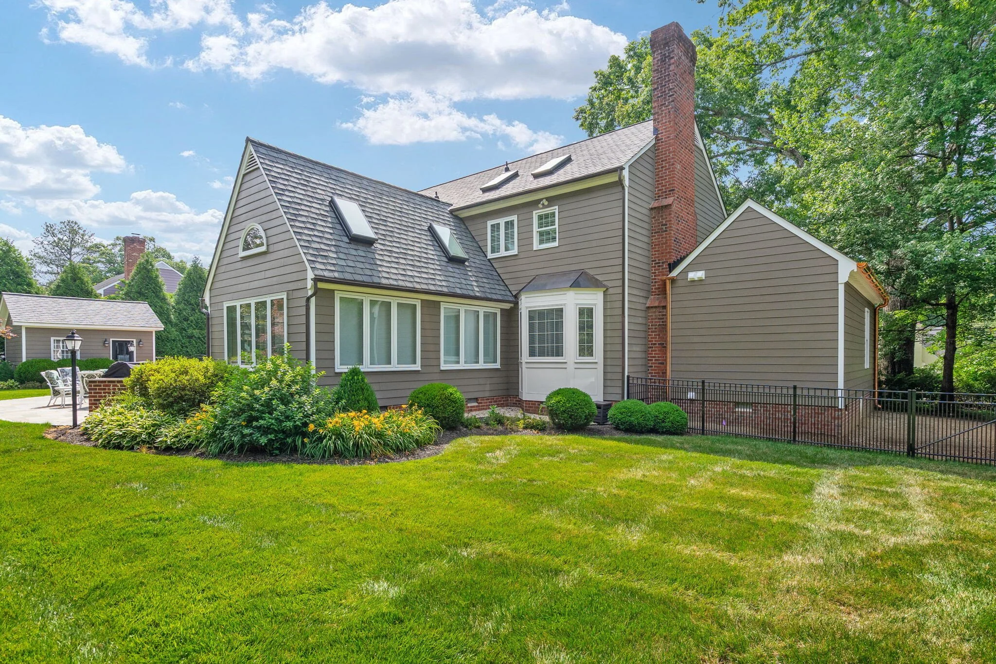 7-web-or-mls-8512 Ben Nevis Dr exterior-12.jpg