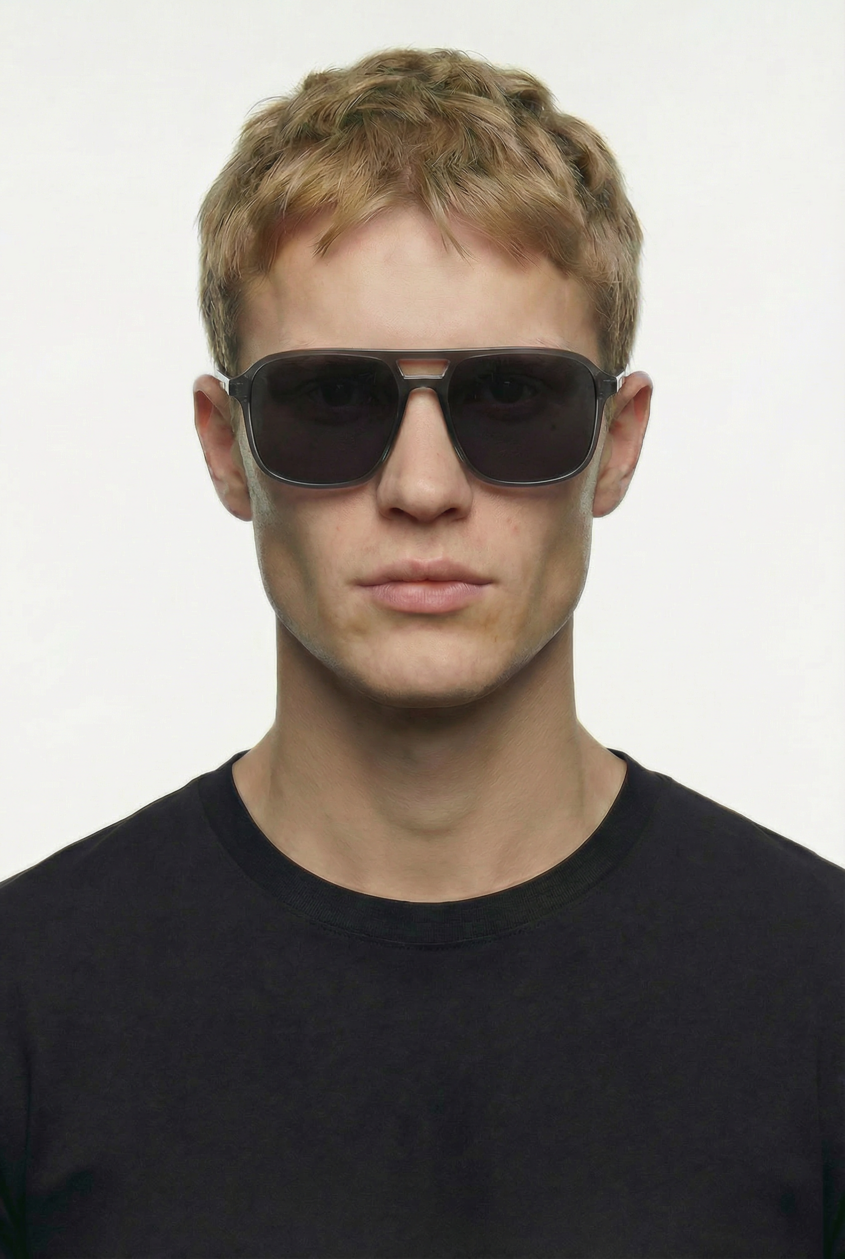 Lai Grey  6.png