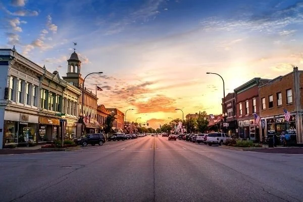 Peaceful scenery of downtown Geneva in the Tri-Cities, representing the holistic wellness and expert EMDR of St. Charles Advanced Therapy.