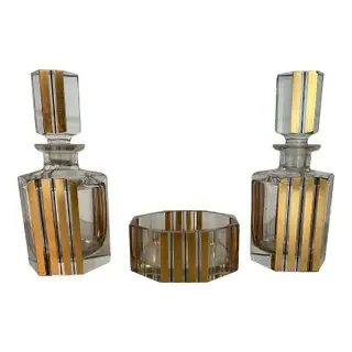 vintage-crystal-decanters-bottle-and-wine-trivet-holder-coaster-3-pieces-0094.webp