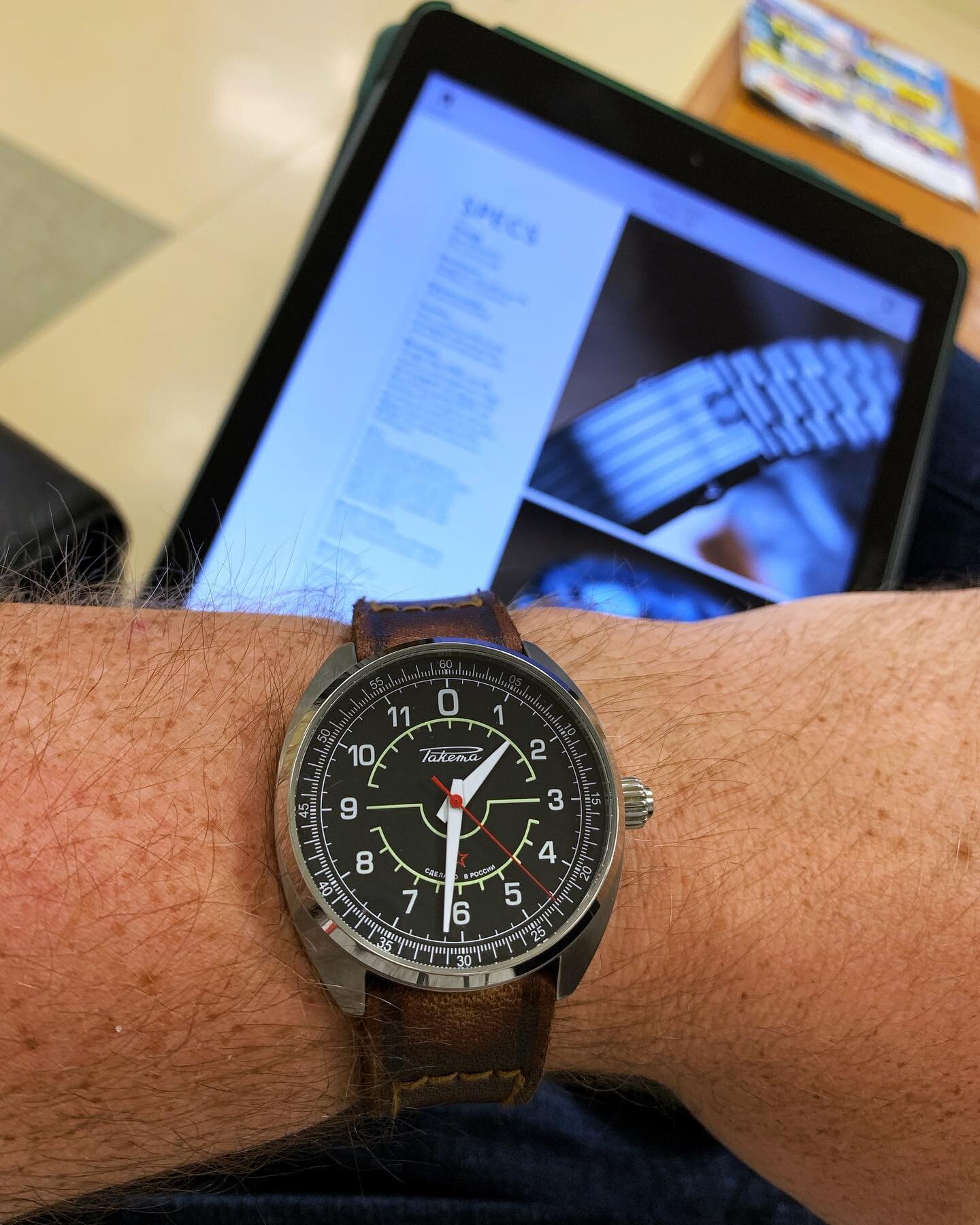 Okay I&rsquo;ve decided. This model is my favorite @raketawatches of all time. I&rsquo;m still looking for the white dial variant&hellip;. Hopefully one day! This one is also on a @gunnystraps Caitlin 7 series. #raketawatchclub