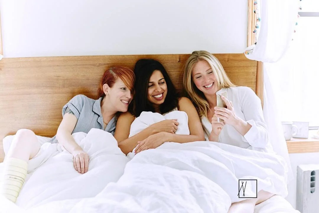 Reliving the memories #3wayduvet
.
.
.
.
.
.
#love #dating #throuple #3way #threeway #singles #matchmaker #matchmaking #datingadvice #relationshipgoals #datingtips #romance #relationships #aprilfools #somethingbetter #datingservice #romantic #couples