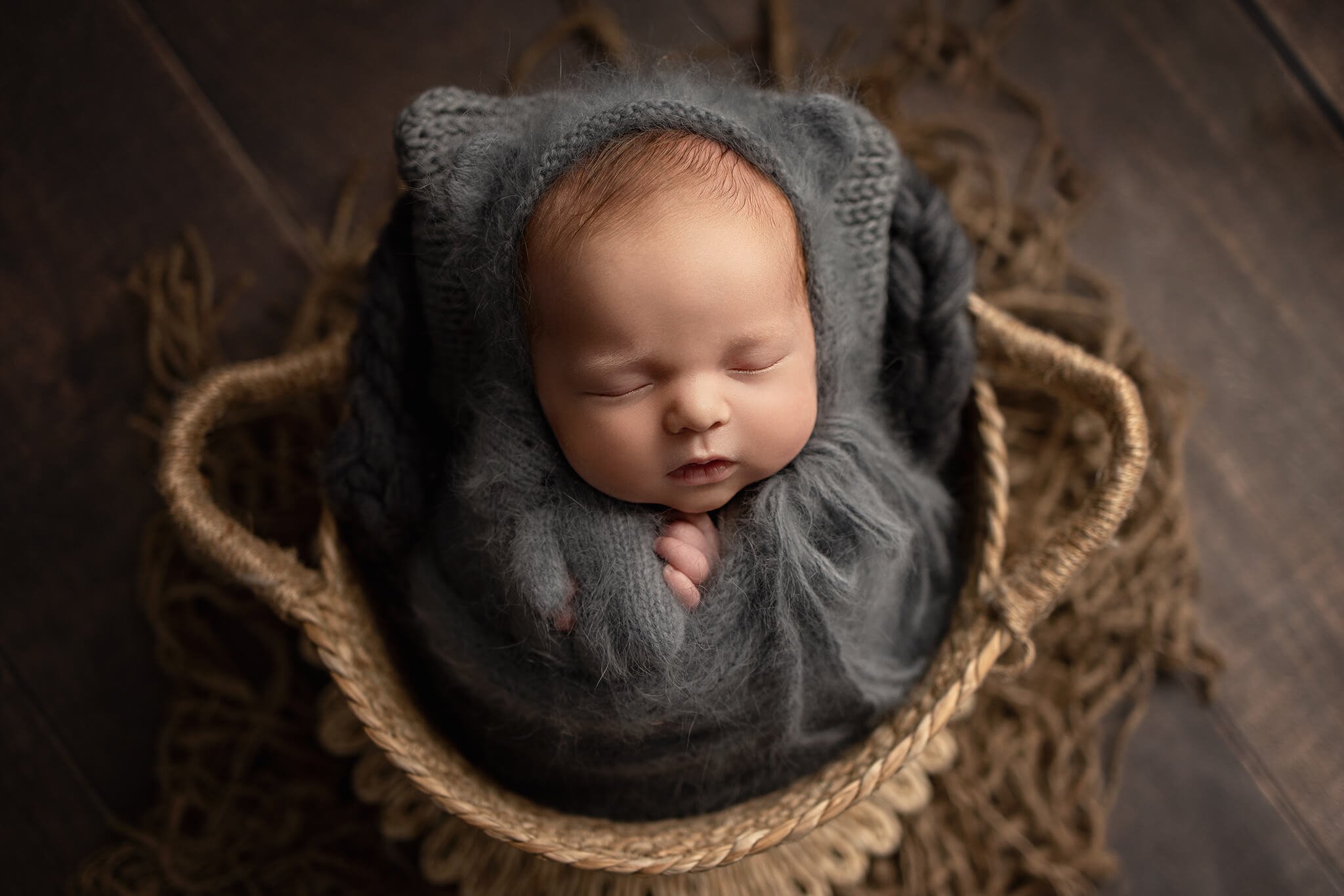 toronto mini newborn session, baby portraits at home Toronto, professional newborn photos