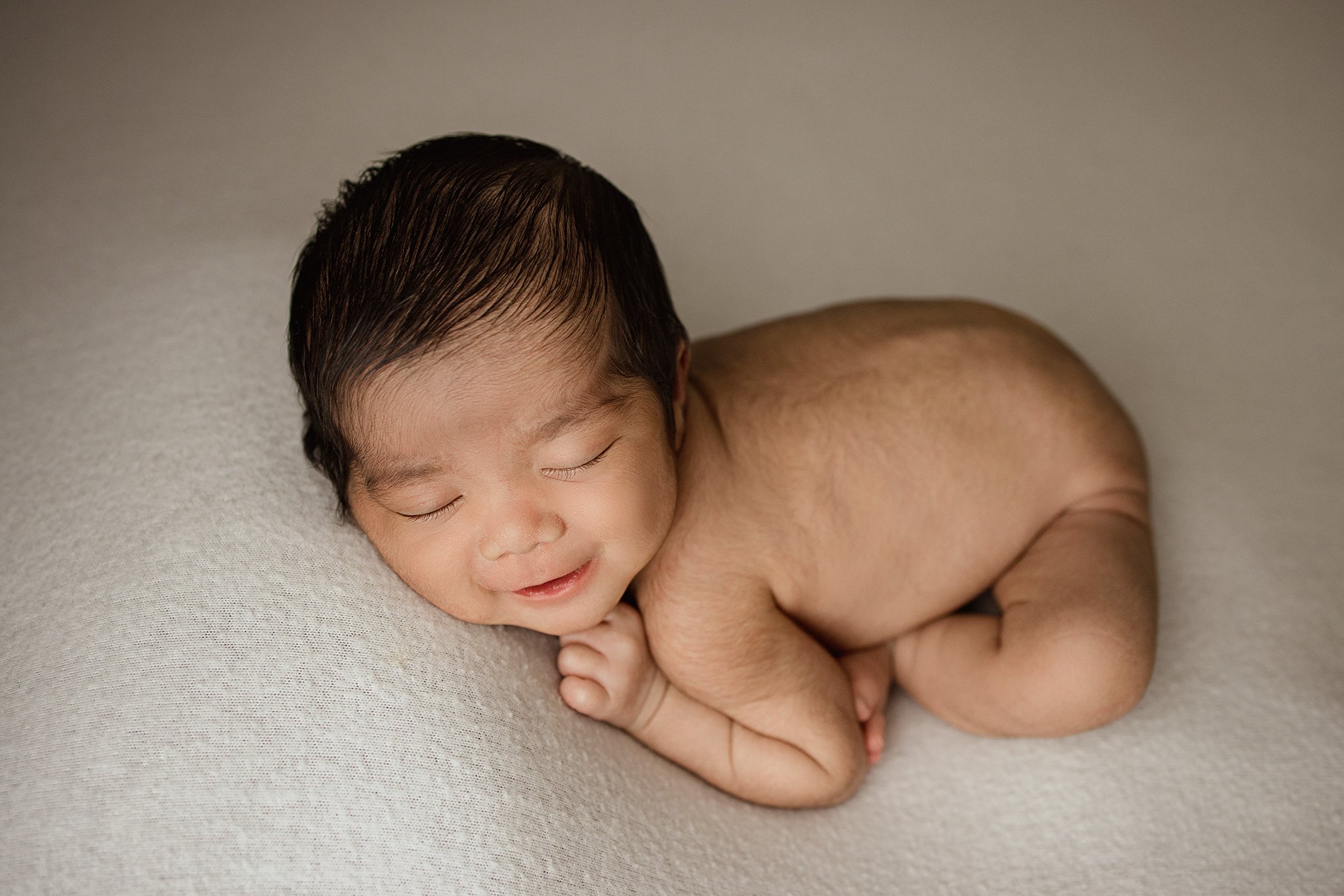 toronto baby photographer, newborn photography near me, in home newborn photos Toronto