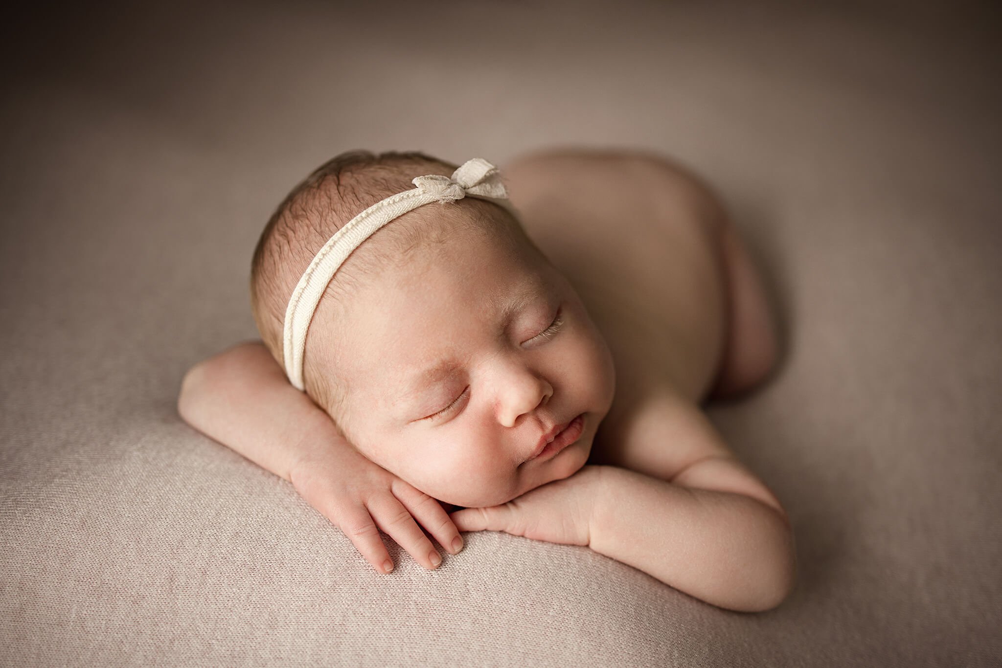 newborn photography near me, markham newborn photographer, in home newborn photography Toronto