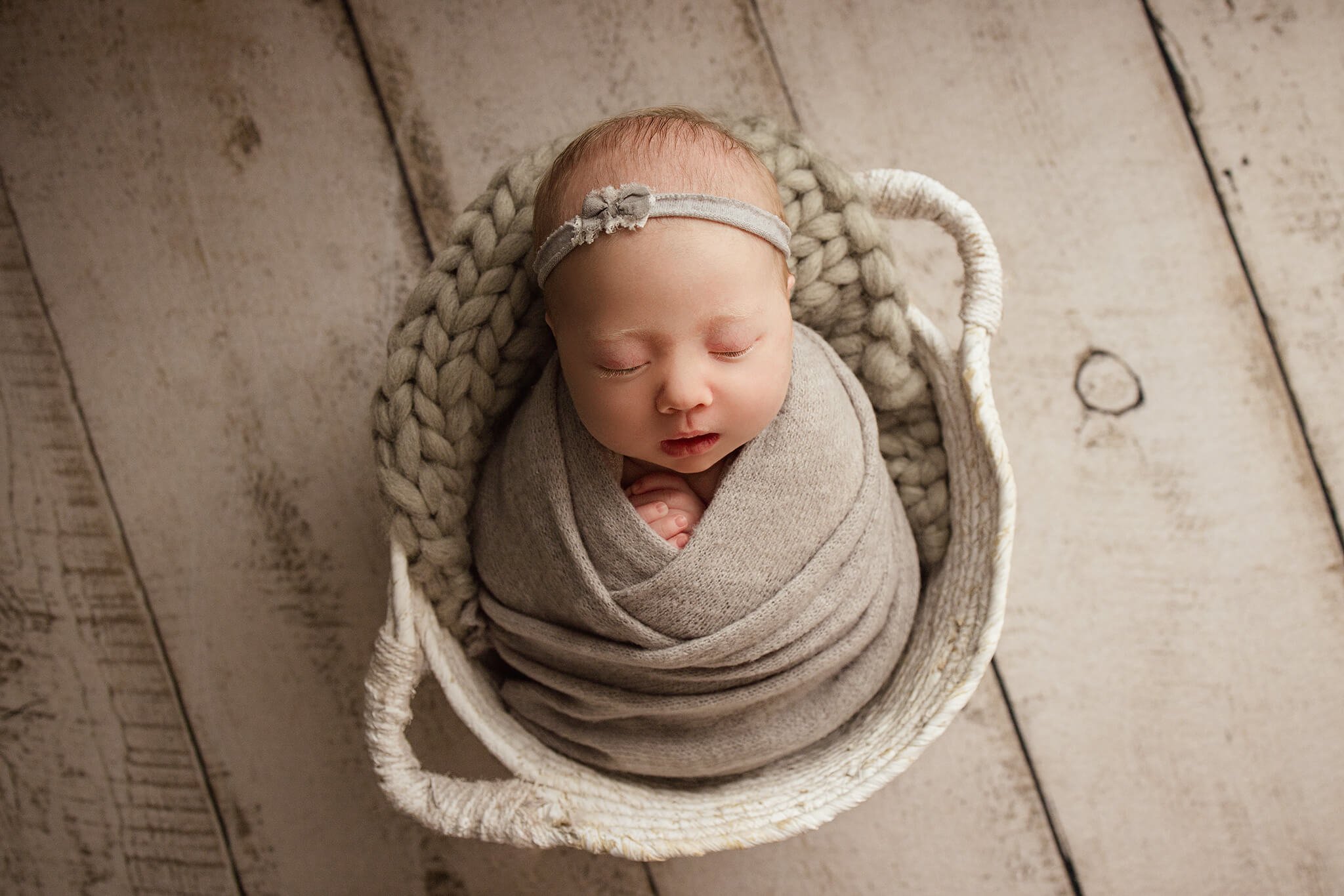 newborn photography near me, markham newborn photographer, in home newborn photography Toronto