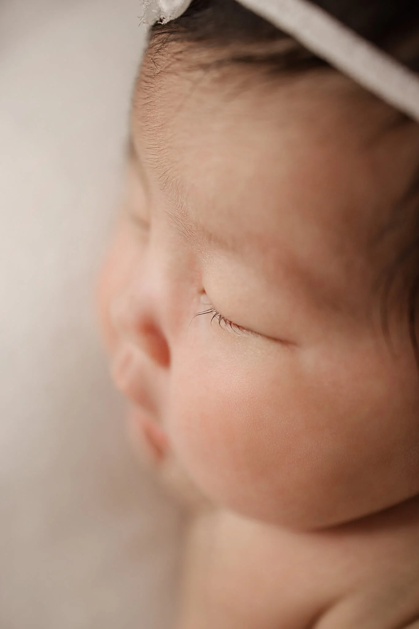 best Markham ON baby portraits, newborn photography packages, in home newborn photographer Toronto