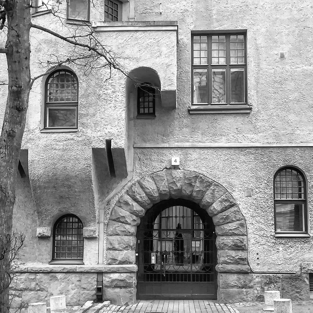 Estlander Apartment entry[2].jpg