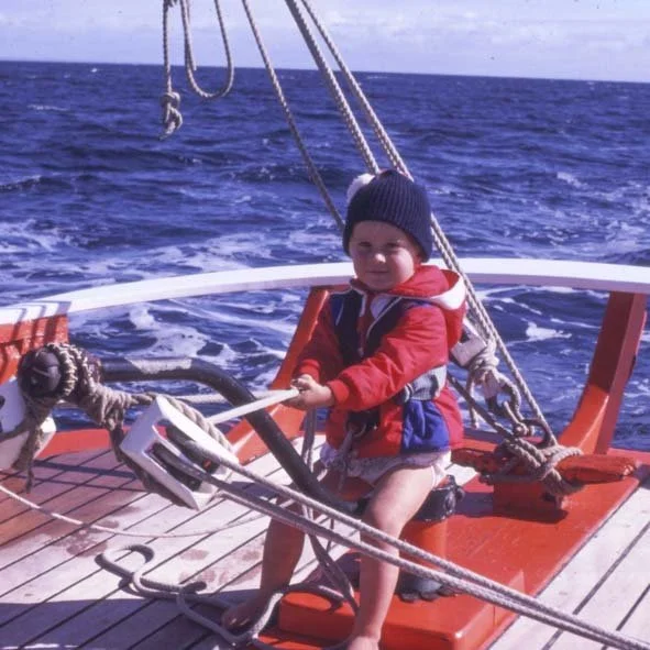nic-steeering-off-dampier-copy.jpg