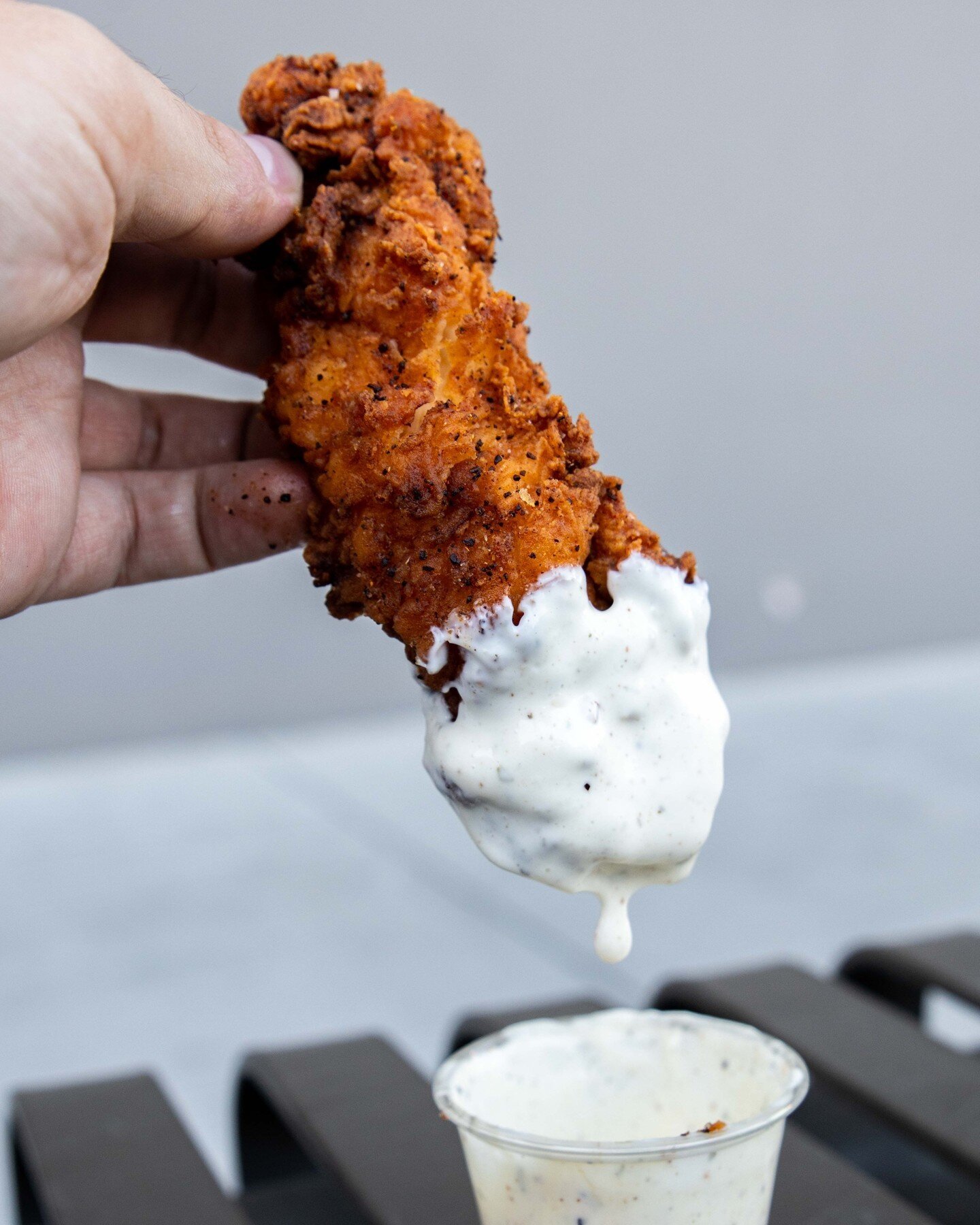 Our bold Coffee BBQ Chicken Strips pair perfectly with our creamy Black Truffle Peppercorn Ranch! Get in touch about catering through our website to see how we can load up your next event with these and so much more 😋
