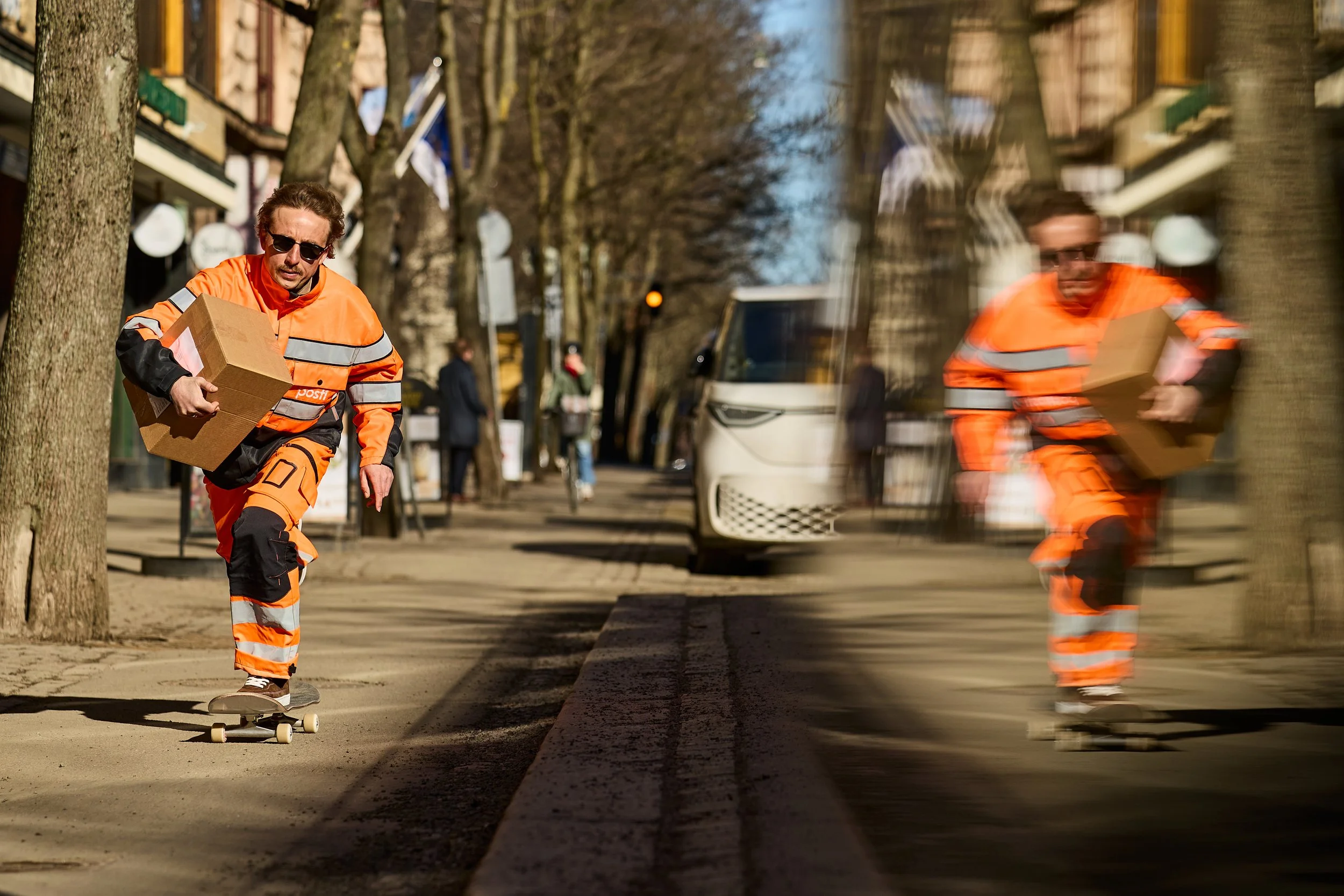 Posti Group Finland – Now delivering packages by skateboard / Uusi toimitustapa