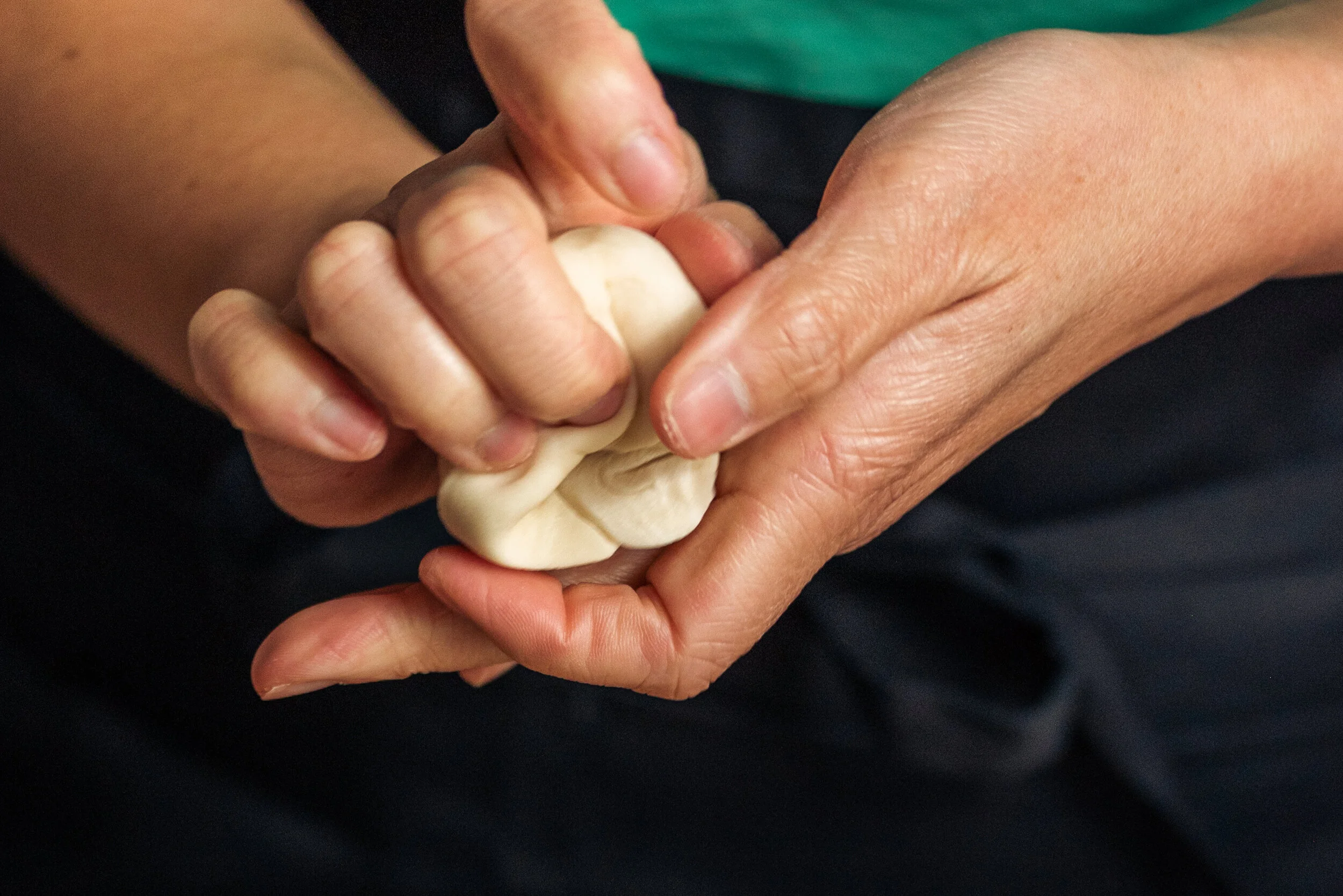 Form and tuck into a ball.