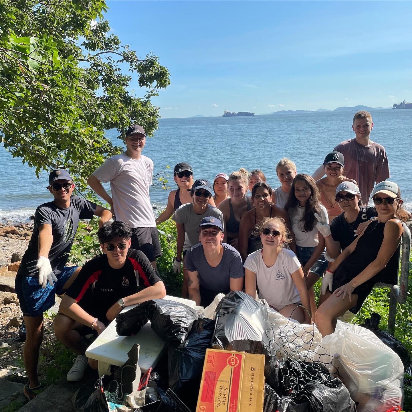 A great effort by TEC HQ with their first official beach clean up. ⠀
⠀
Braving the summer sun, Team Members spent the afternoon collecting non-biodegradable materials such as polystyrene, plastics, aluminium cans and more that had washed up onshore. 