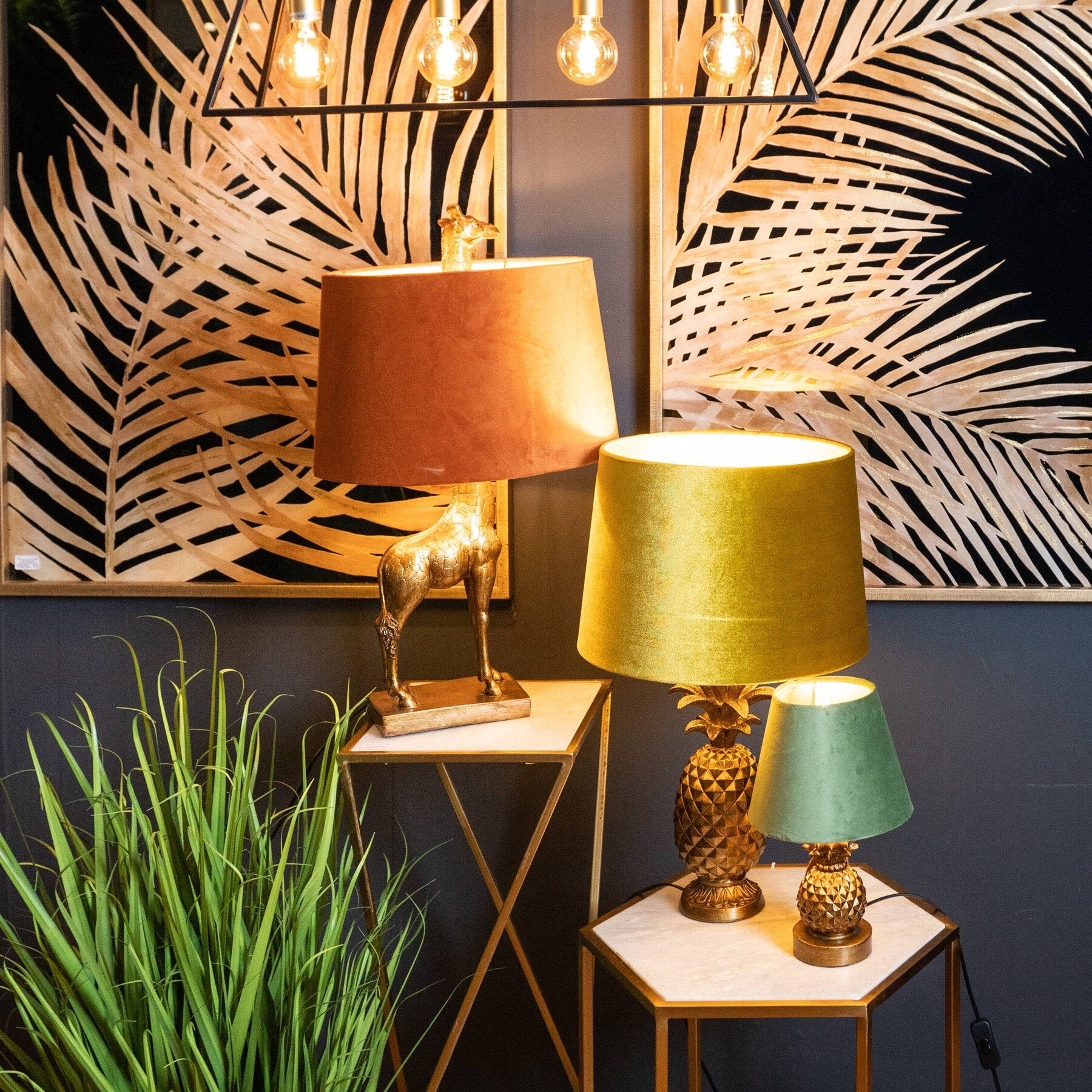 orange giraffe lamp