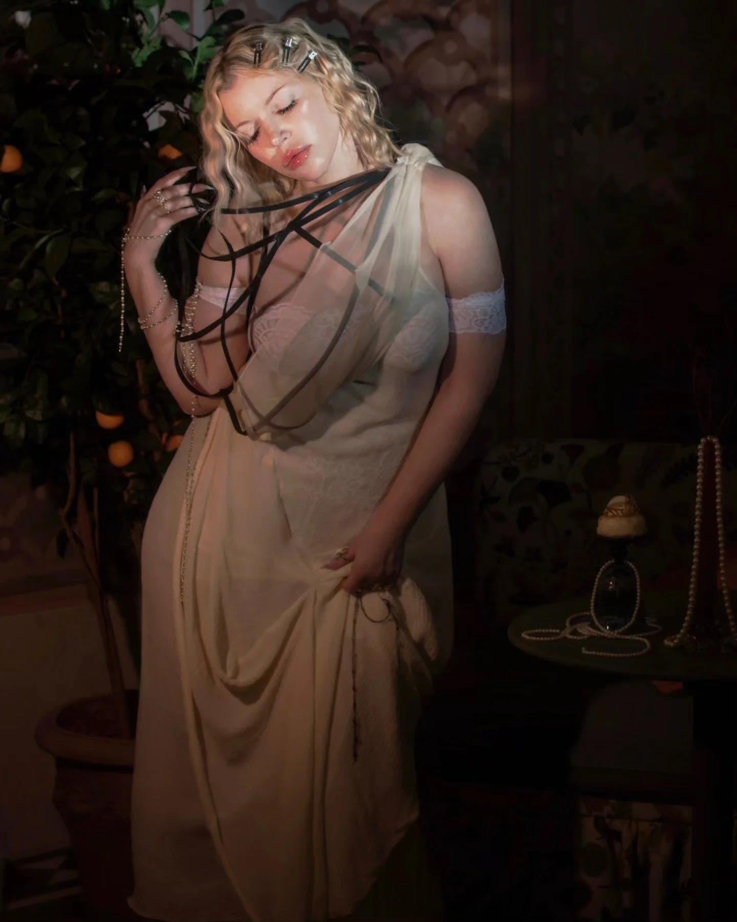 Cinquecento 🖼 
Press @whenwith.you (UK) Issue 2025 
For @lunatruchement designs 🥻 @caroline_haquin desserts🧁

Photo/Edit @studiolaurama #shotbysucci 📸 
Model :  @parisiangirl3110 🎀 
Make-up : @chl0e_mua 💄
Location @legrandmazarin @maisonsparien