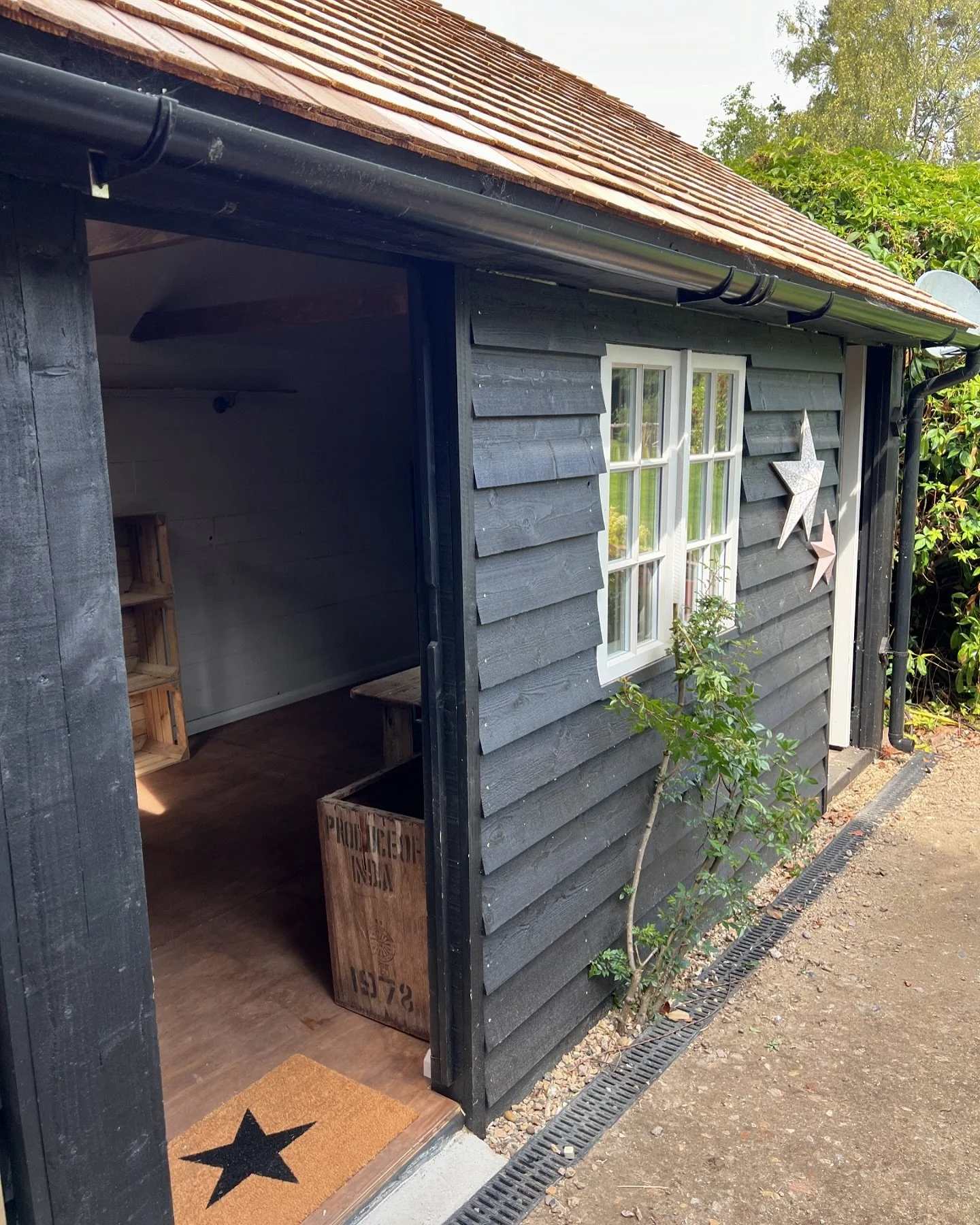 It&rsquo;s been a pleasure to work with such lovely clients to create a garden studio, bringing their vision to life. Only a few months ago you could barely walk into this dilapidated outbuilding and now look! A fully insulated, bright cosy space to 