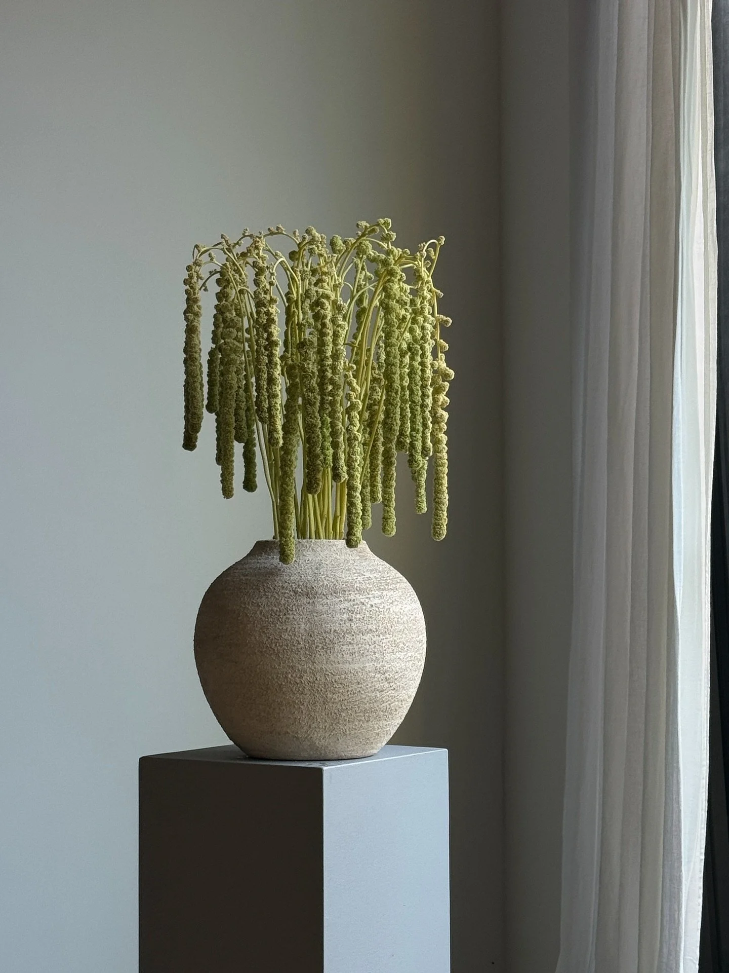 Like a chandelier of amaranthus, this was our favourite arrangement for @coatpaints. Proof that one material, used with intention, can be powerfully beautiful.