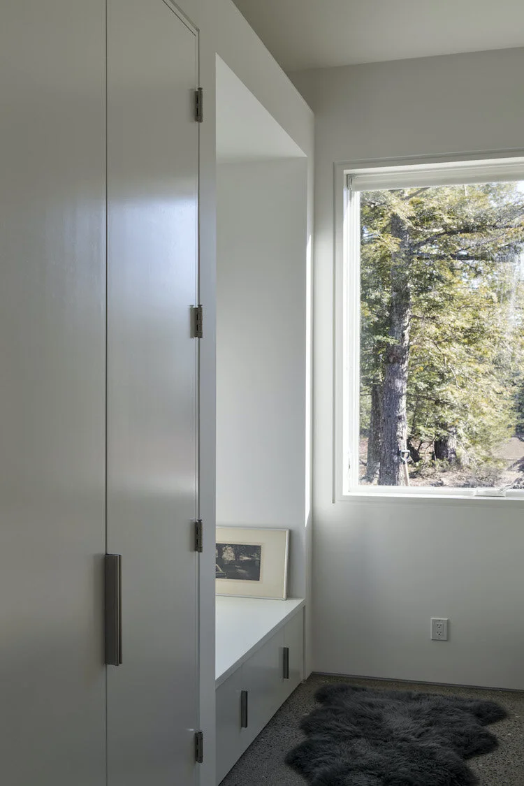 builtin-reading-nook.jpg