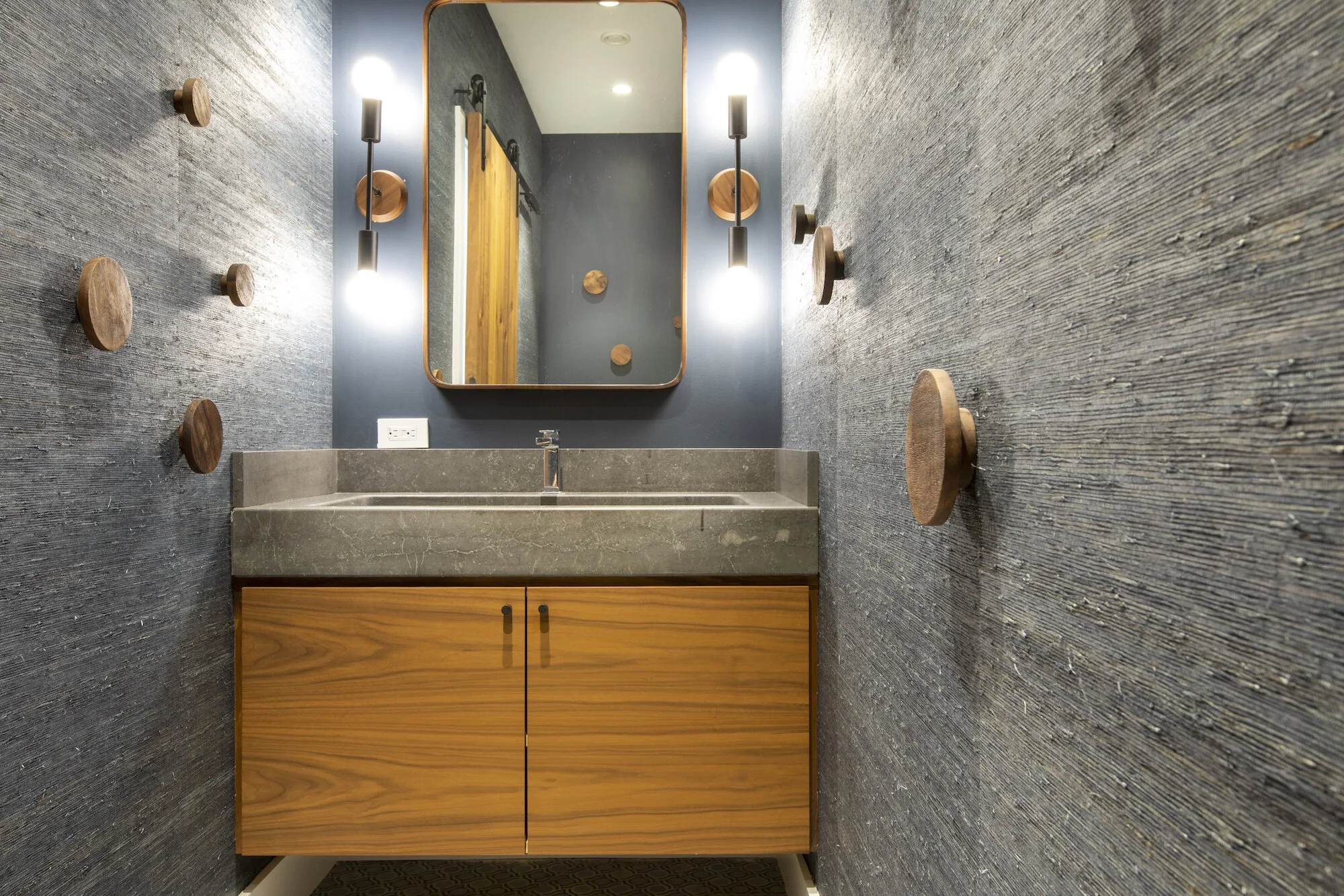 bathroom-vanity.jpg