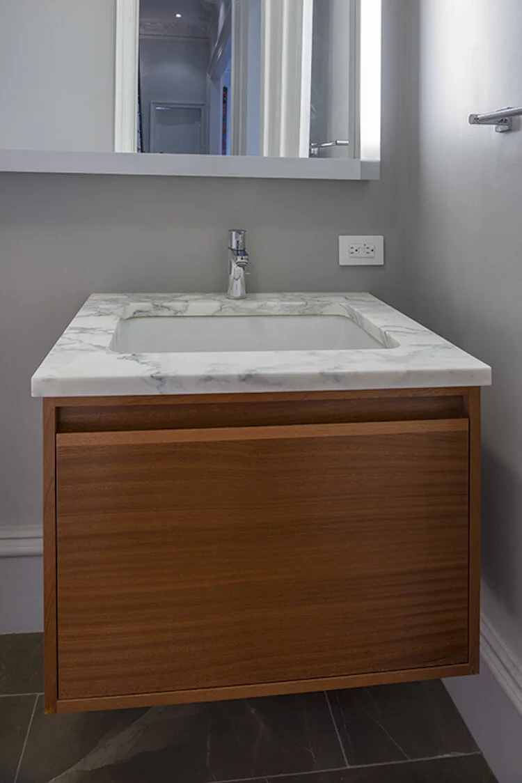 Floating bathroom vanity