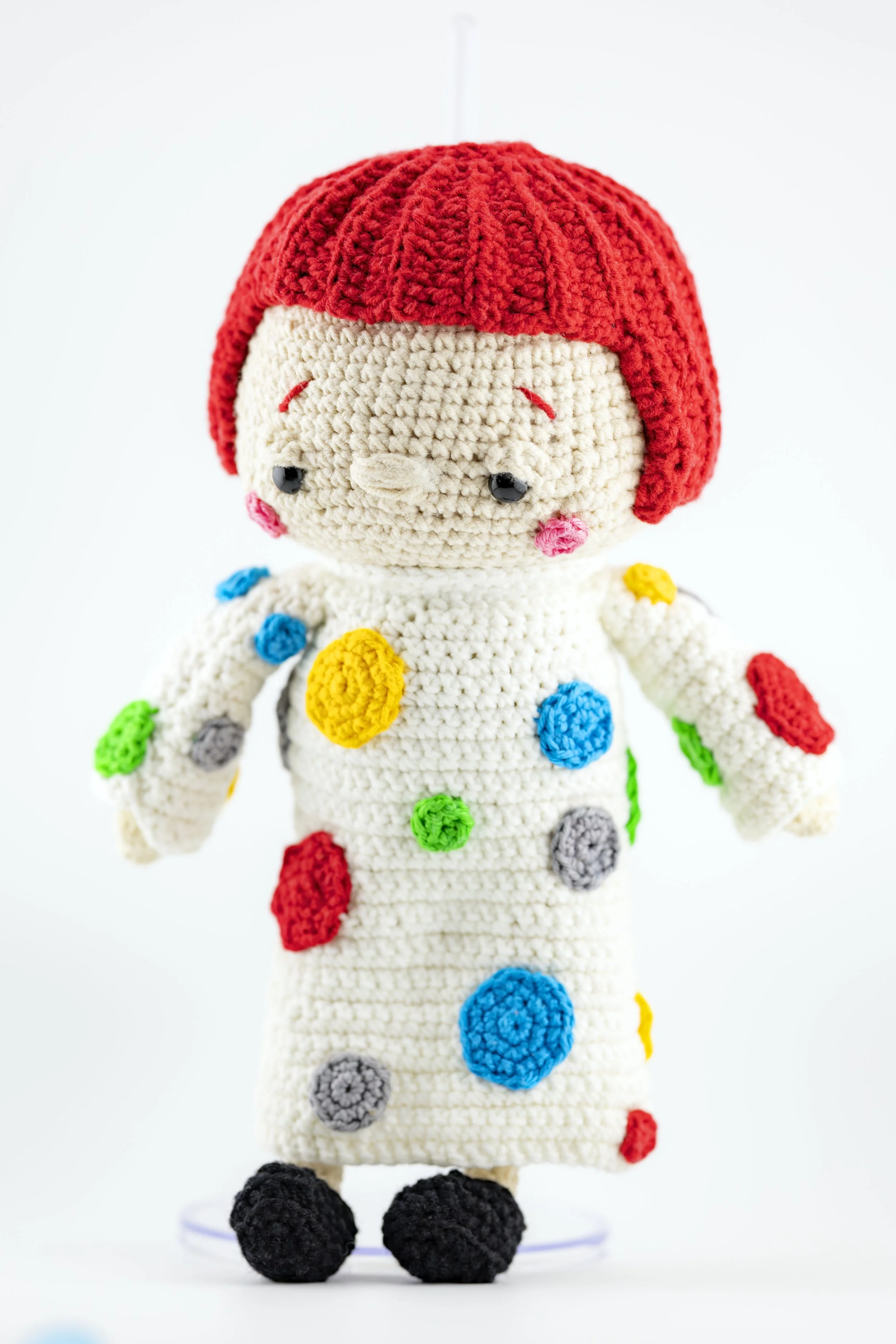 YAYOI KUSAMA
“ This woven sculpture is handmade by Maral Kosari from a design and pattern by Zeyne Tangun. (Happielephant)“