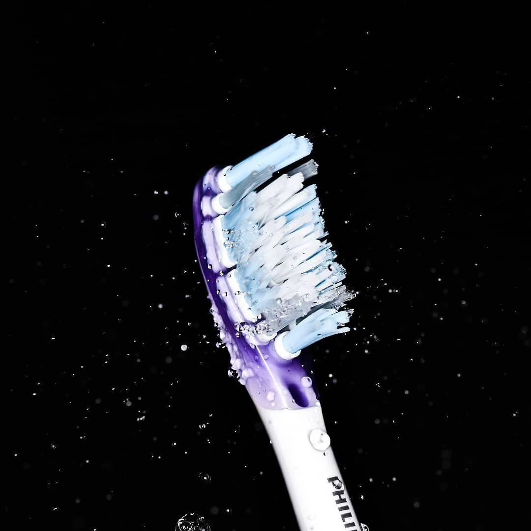 ‼️Is your toothbrush over 3 months old and or fraying? Just a friendly reminder to change it up‼️
Electric tooth brushes are an amazing alternative to manual brushes.  They make it easier to effectively clean your teeth, monitor if you've brushed for