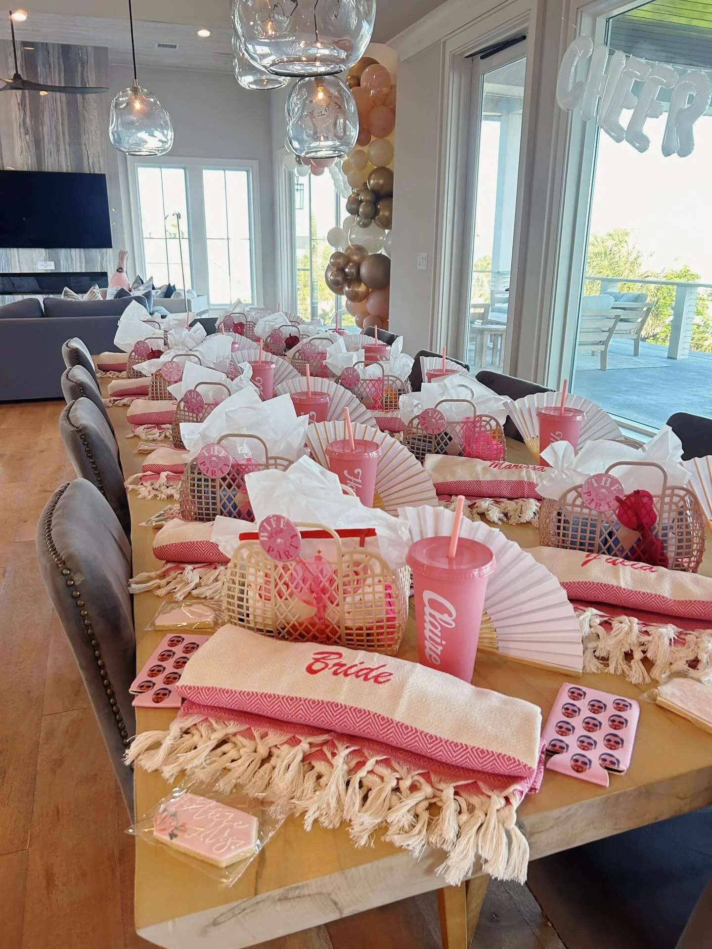 Serving looks but make it decor! Which one is your favorite? 🤭🫶🏼👀💕