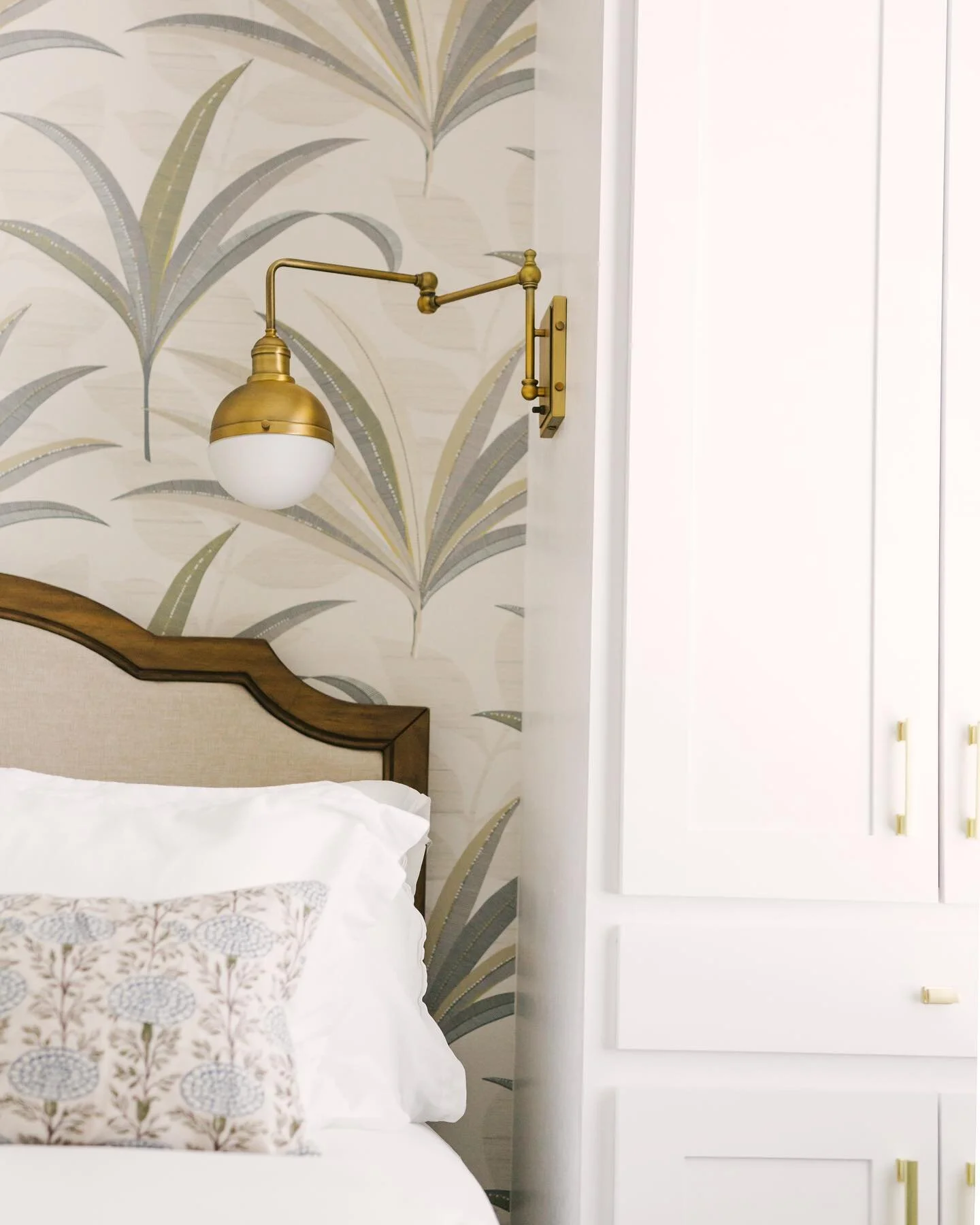 Like what you see? Did you know that we have a @liketoknow.it page where we include links to some of our favorite design pieces?! Link in bio! #liketoknowit #shopourdesign #guesthousecharleston