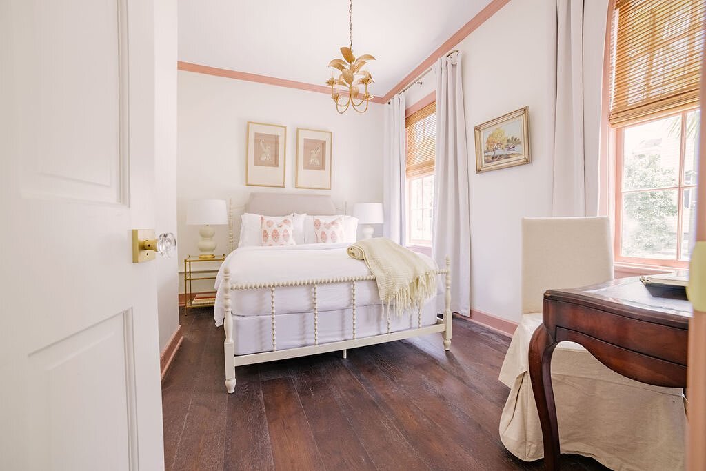 We&rsquo;re obsessed with the way this bedroom turned out 💕 This is one of the bedrooms in one of our newer 2 bedroom apartment! Link in bio! 
&bull;
&bull;
&bull;
#guesthousecharleston #beourguest #airbnb #vrbo #vactionrental #charlestonsc #charles