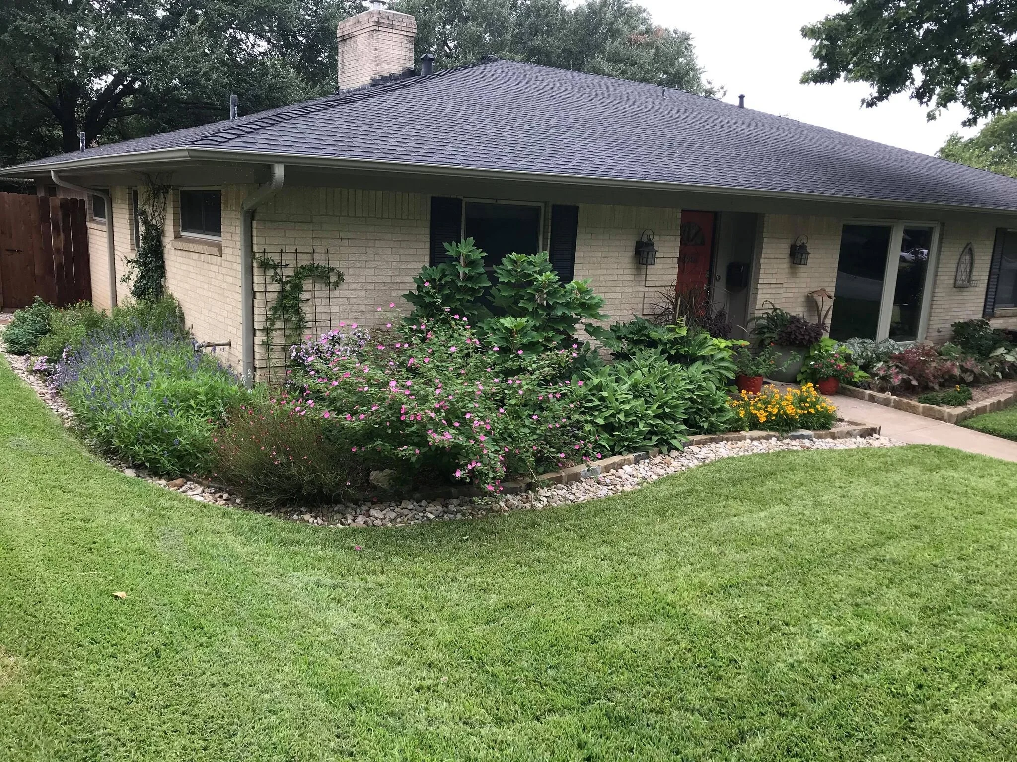 Front Yard_Left View.jpg