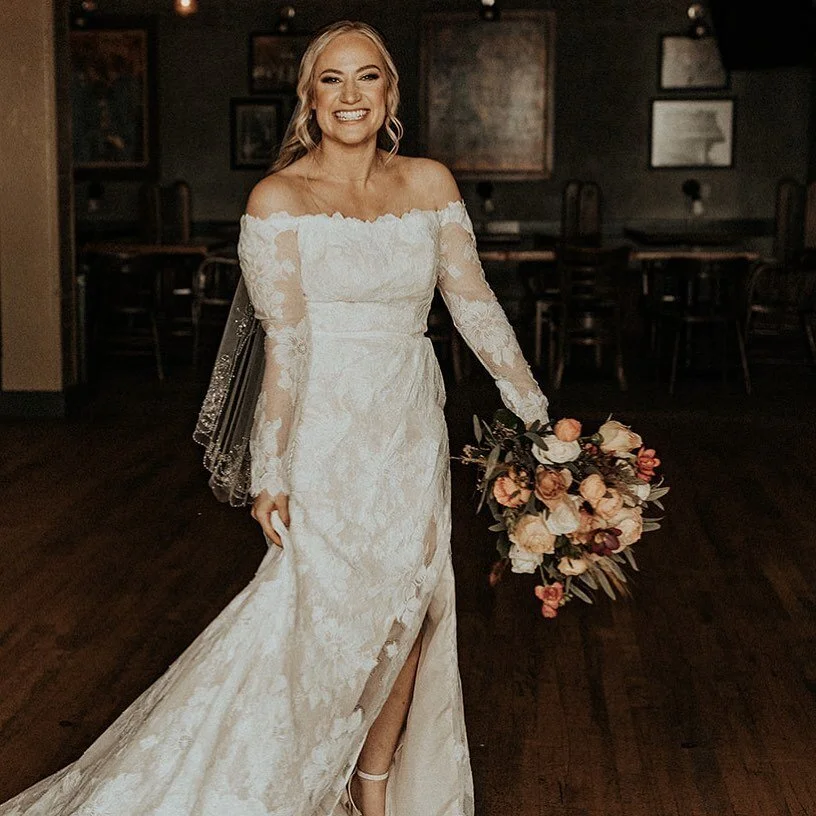 We feel like @bonstamonsta8 and her bouquet deserve a permanent spot on the feed 😍