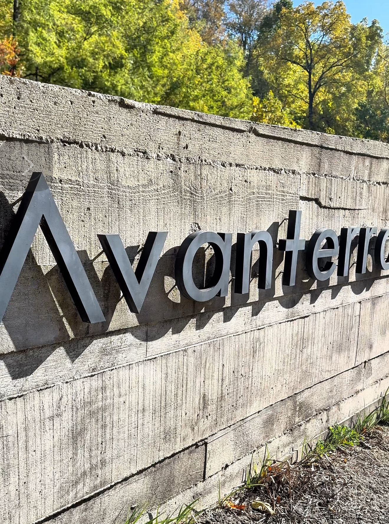 Avanterra Gate Welcome Sign.jpg