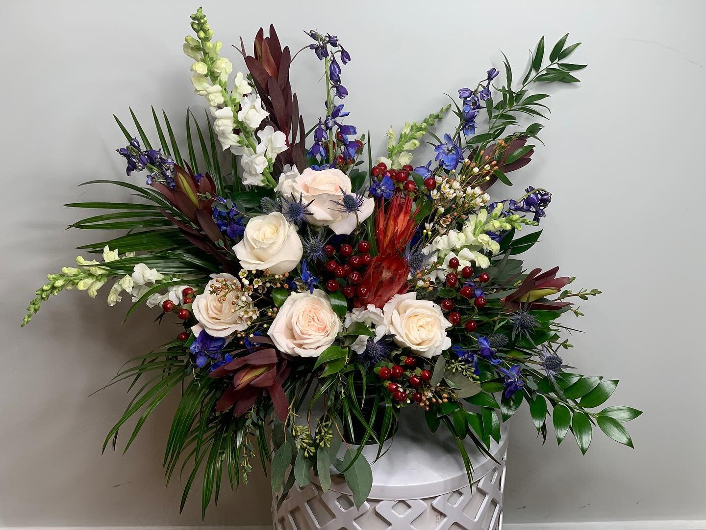 Some of the funeral work from the past week. 
#cincinnatiflorist #cincinnatifloraldesign #floraldesigner #floraldesign #floristofinstagram #cincy