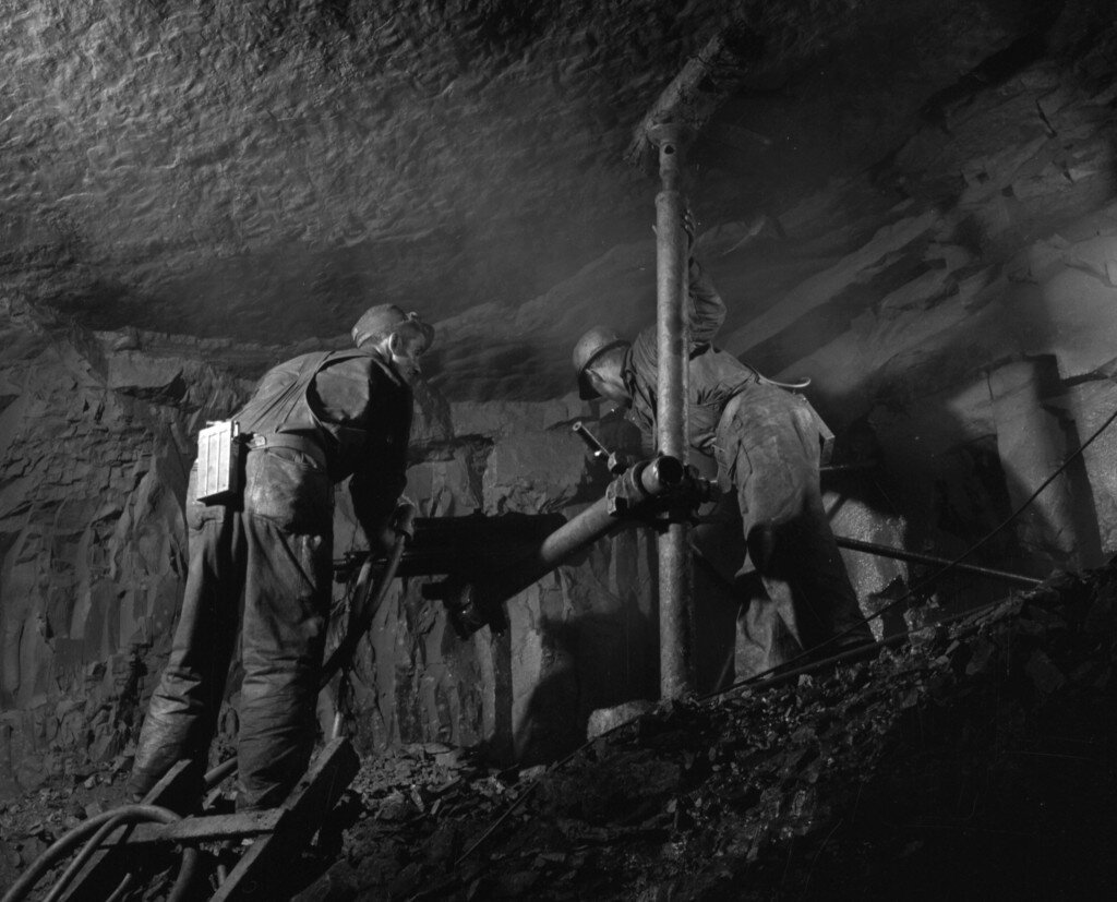Driller-chucker-Bell-Island-iron-ore-mine-NFB-1949-e011175779.jpg